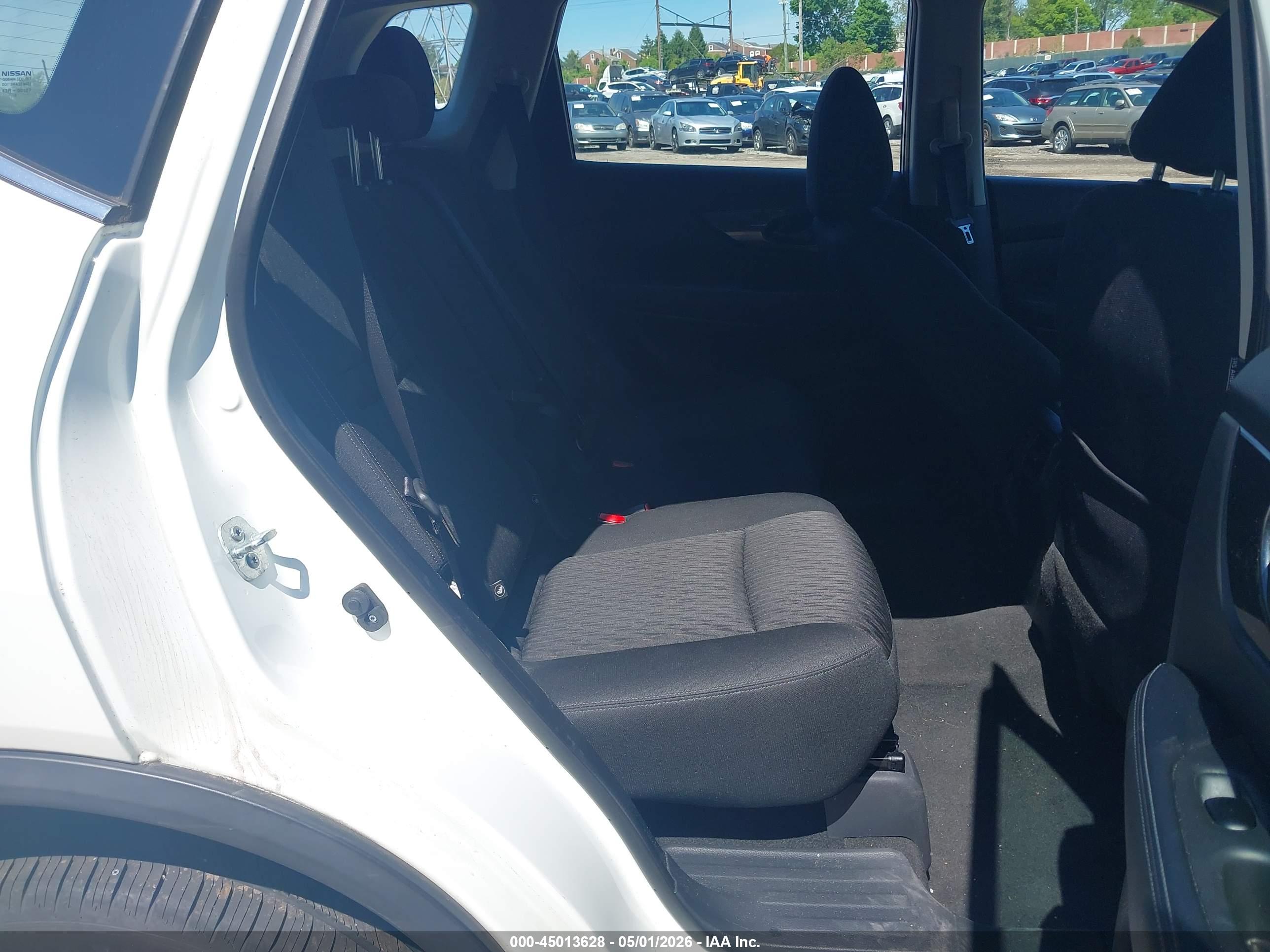 NISSAN ROGUE image 8