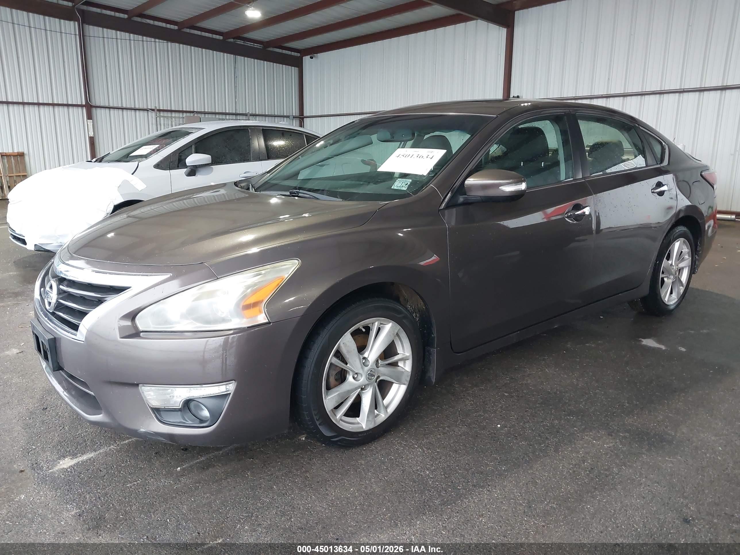 NISSAN ALTIMA image 2