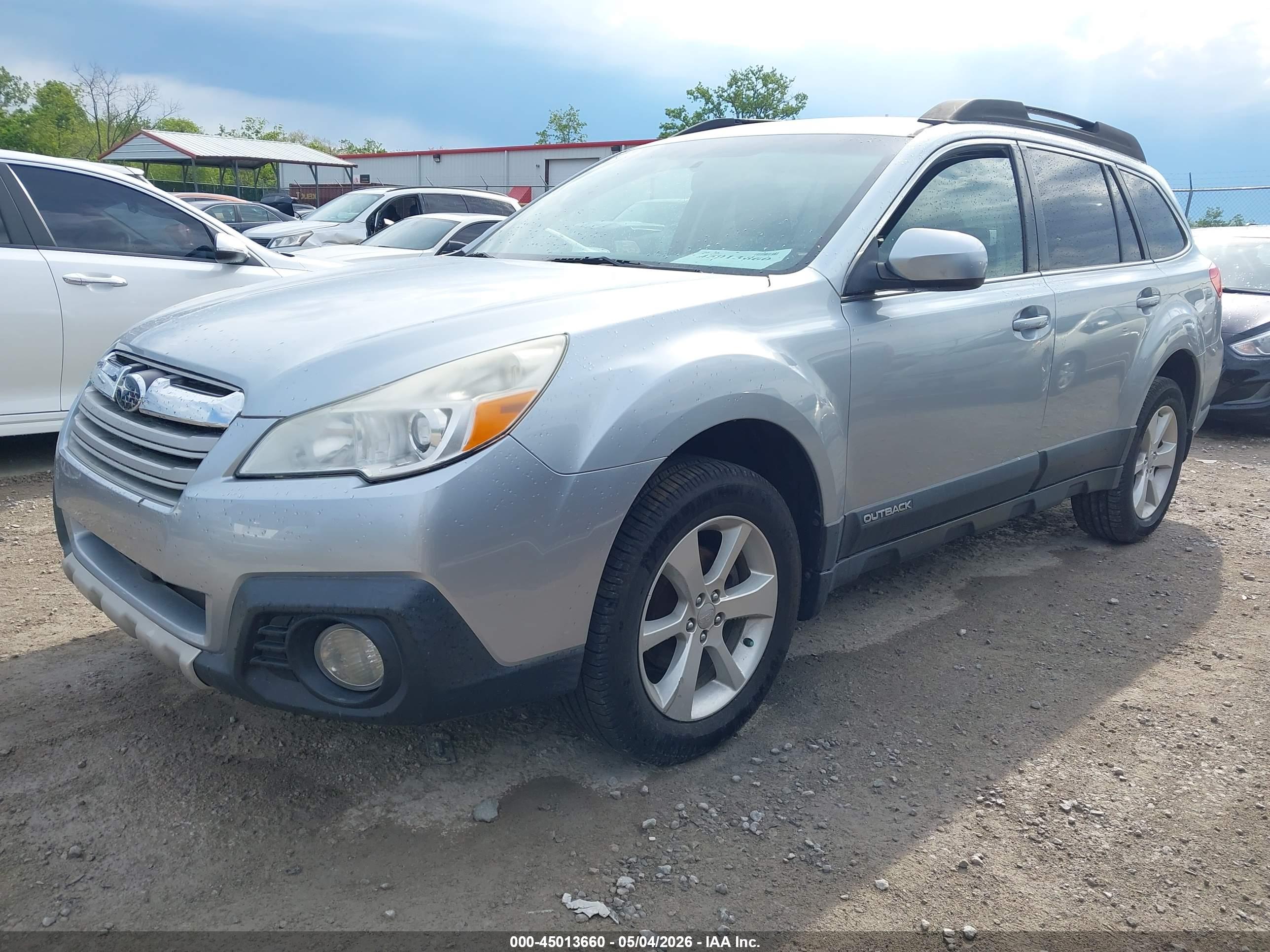 SUBARU OUTBACK image 2