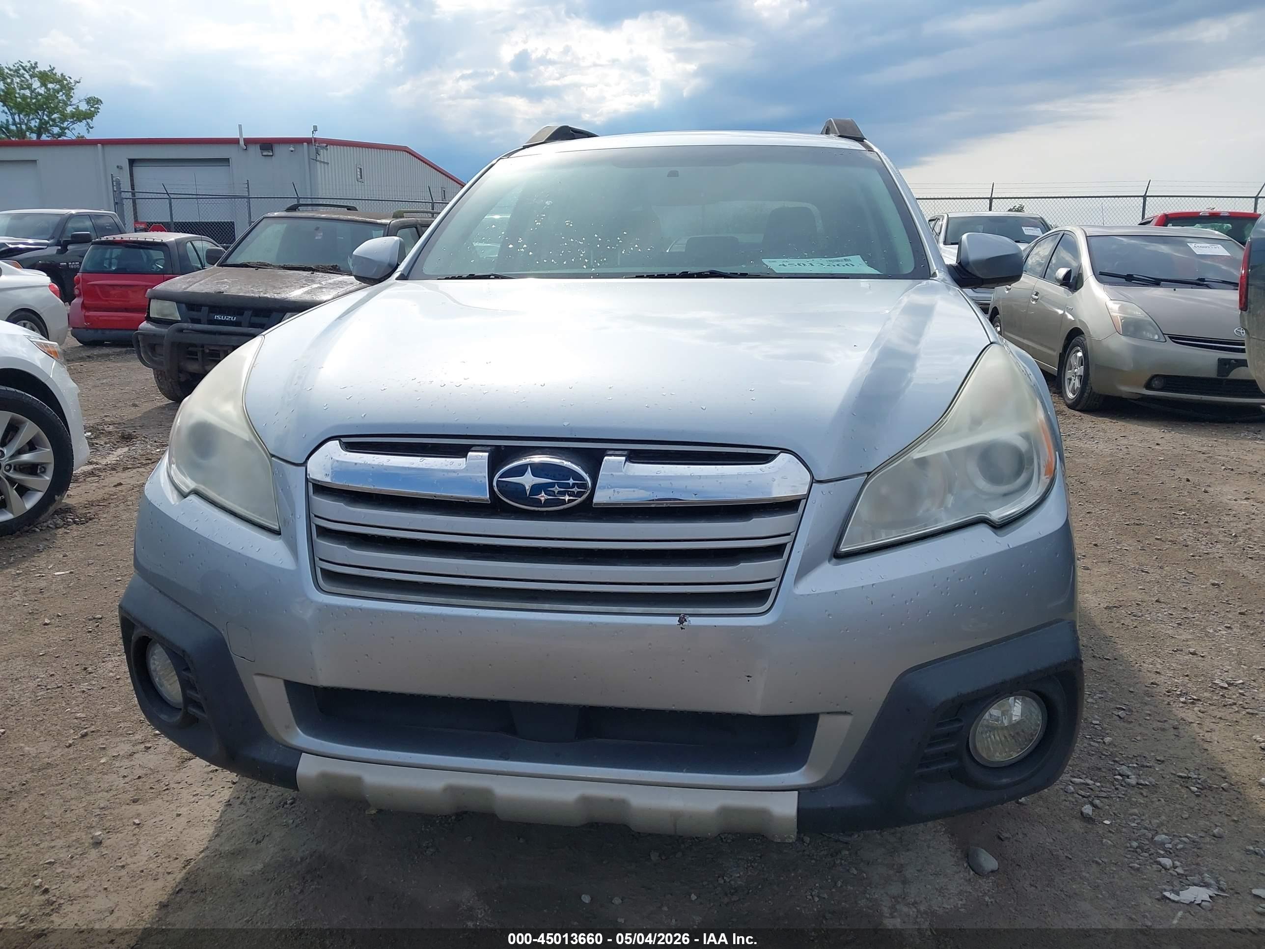 SUBARU OUTBACK image 6