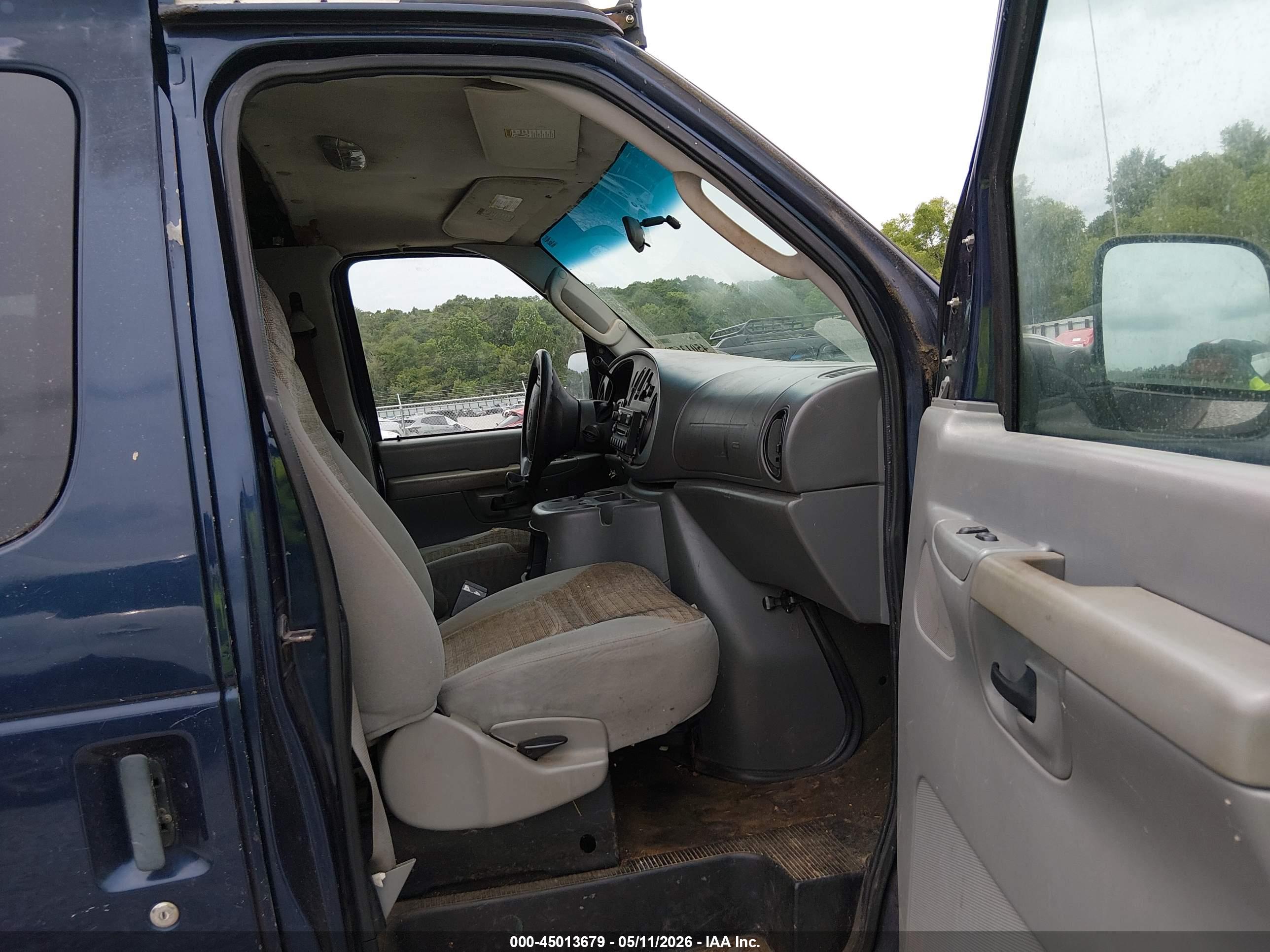 FORD E-350 image 5