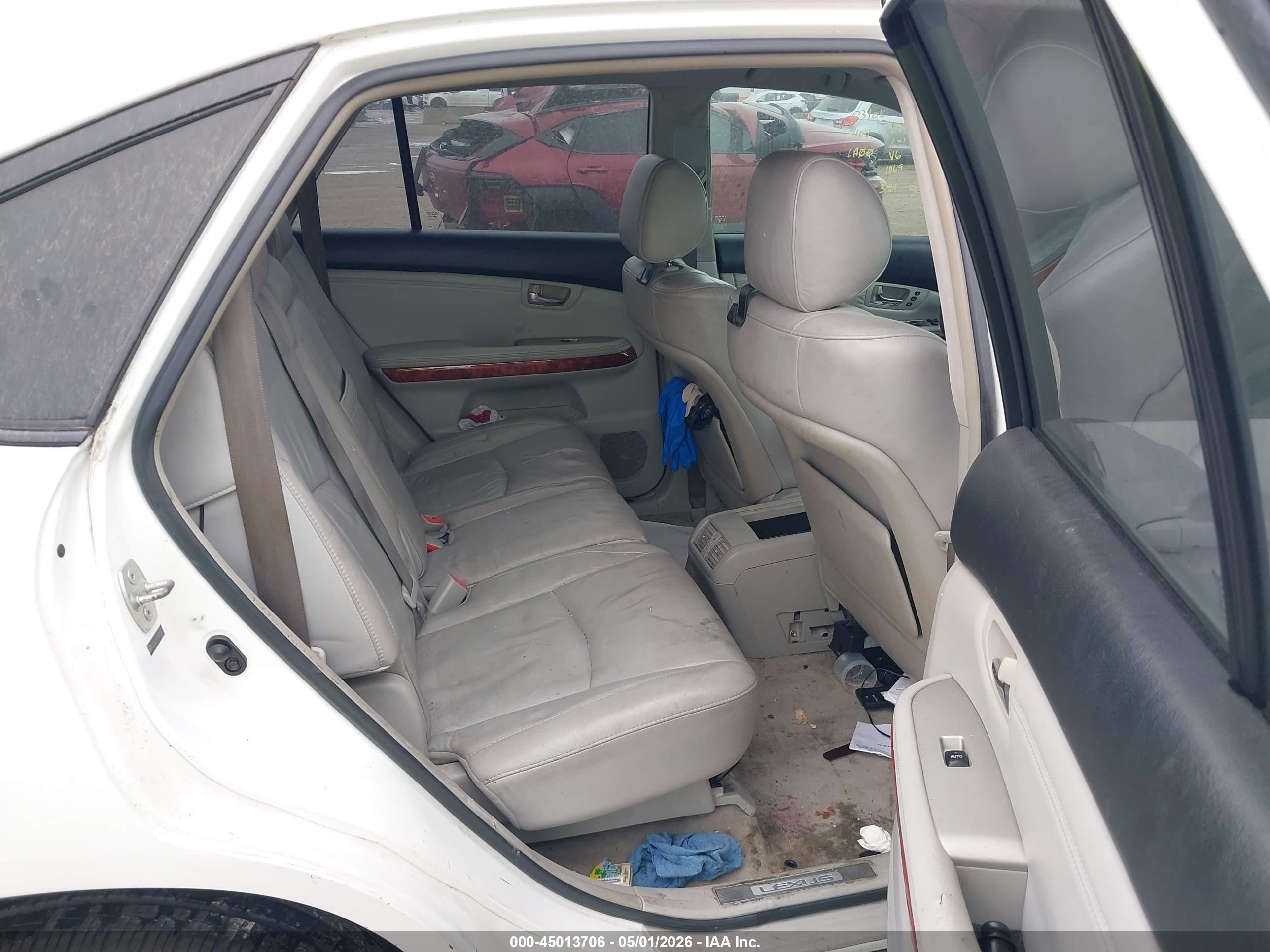 LEXUS RX image 8