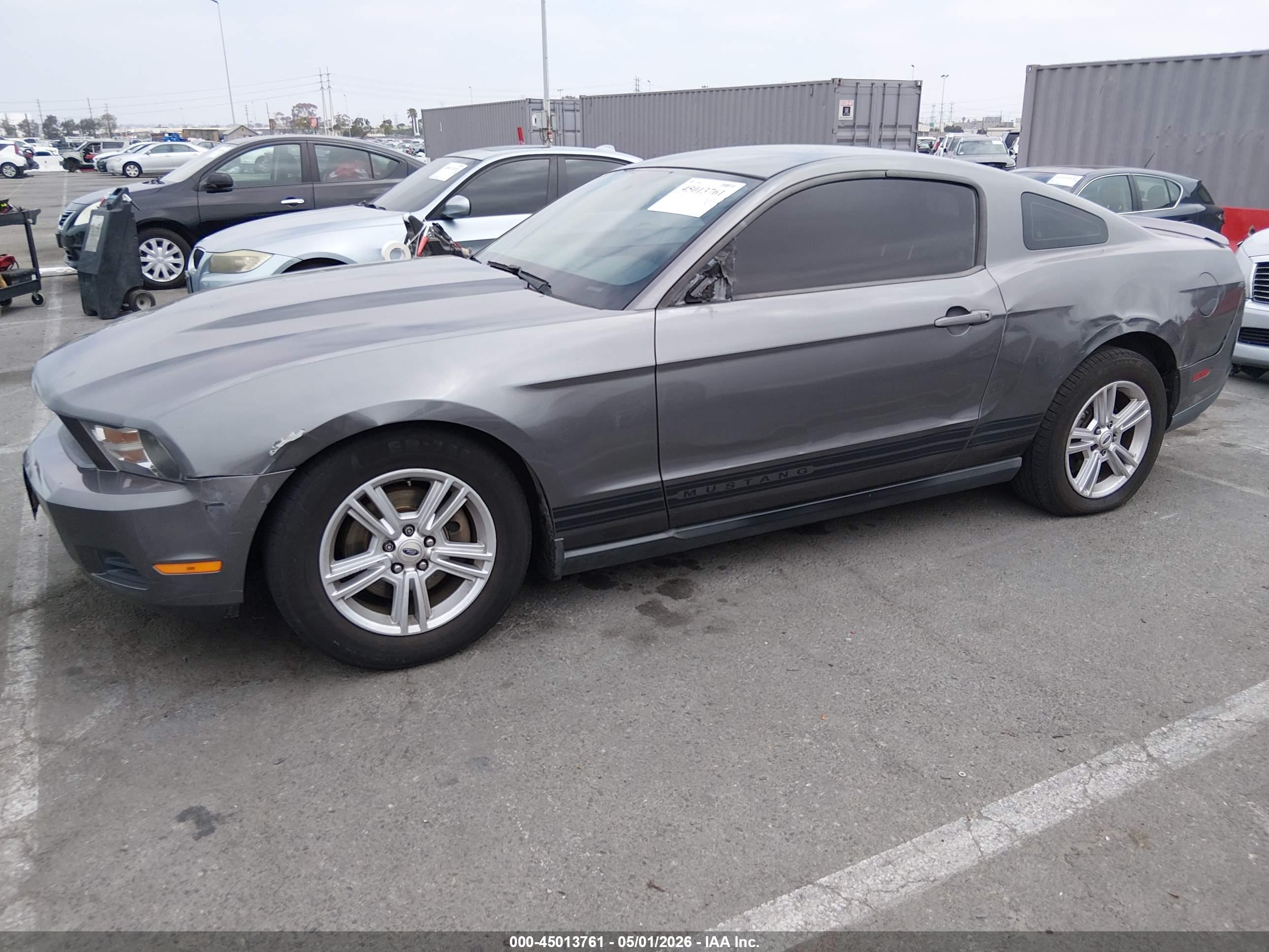 FORD MUSTANG image 2