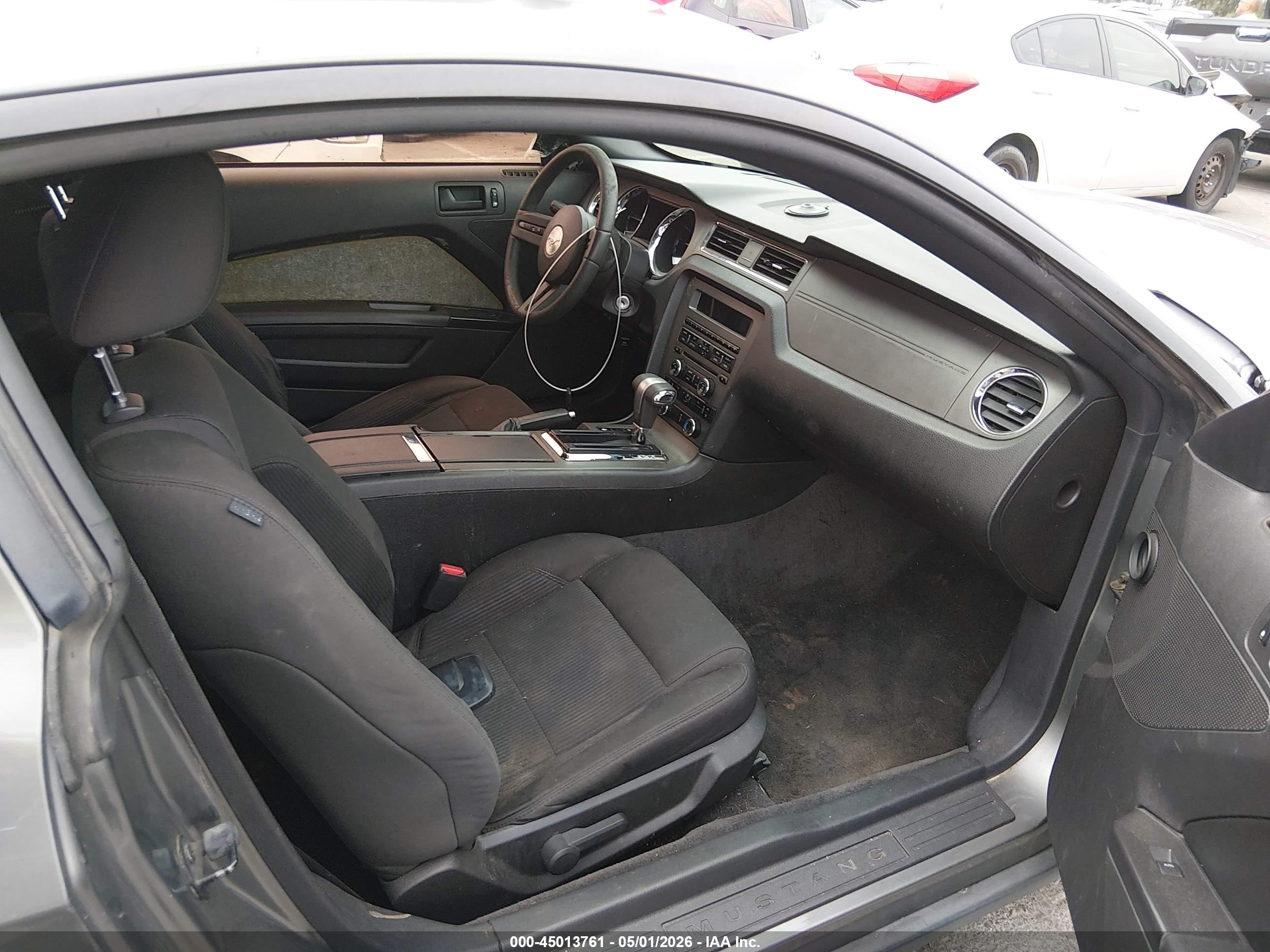 FORD MUSTANG image 5