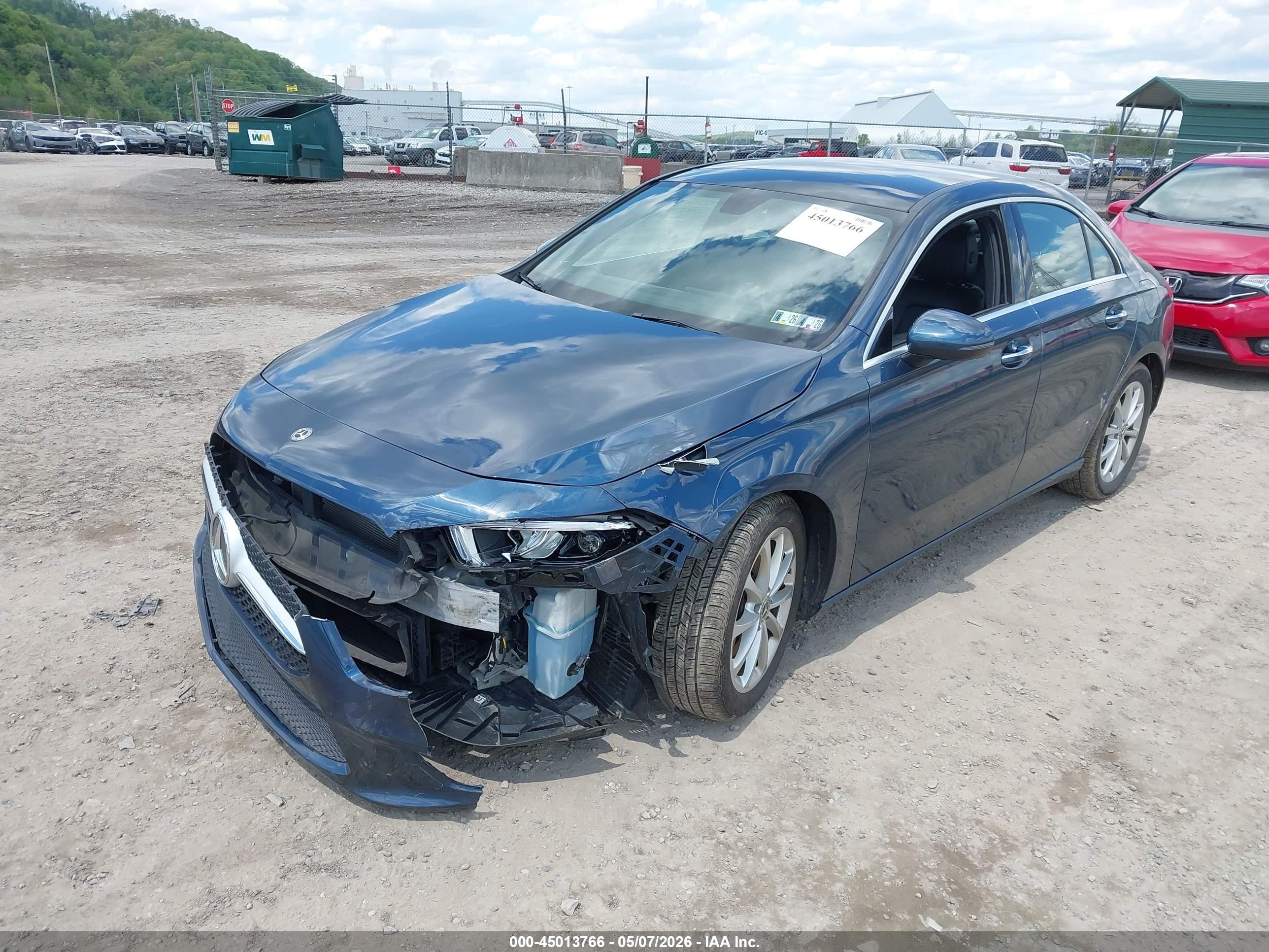 MERCEDES-BENZ A image 2