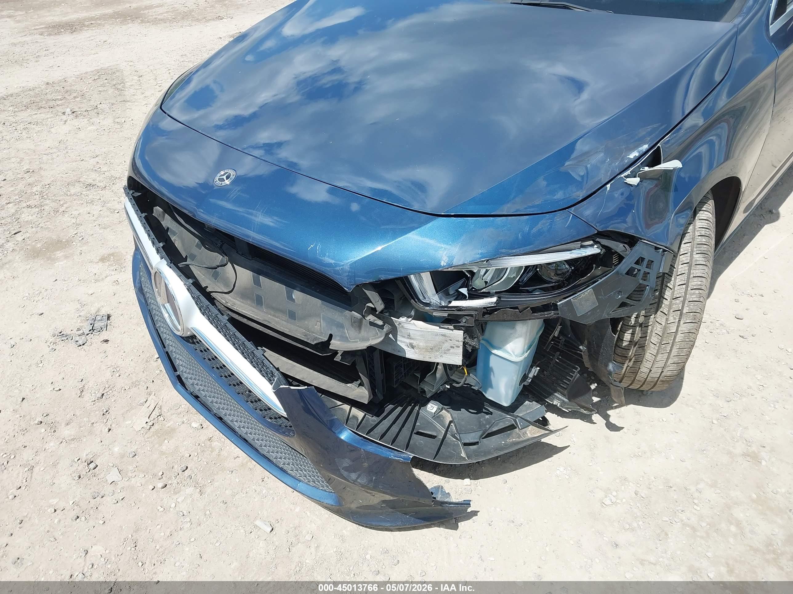 MERCEDES-BENZ A image 6