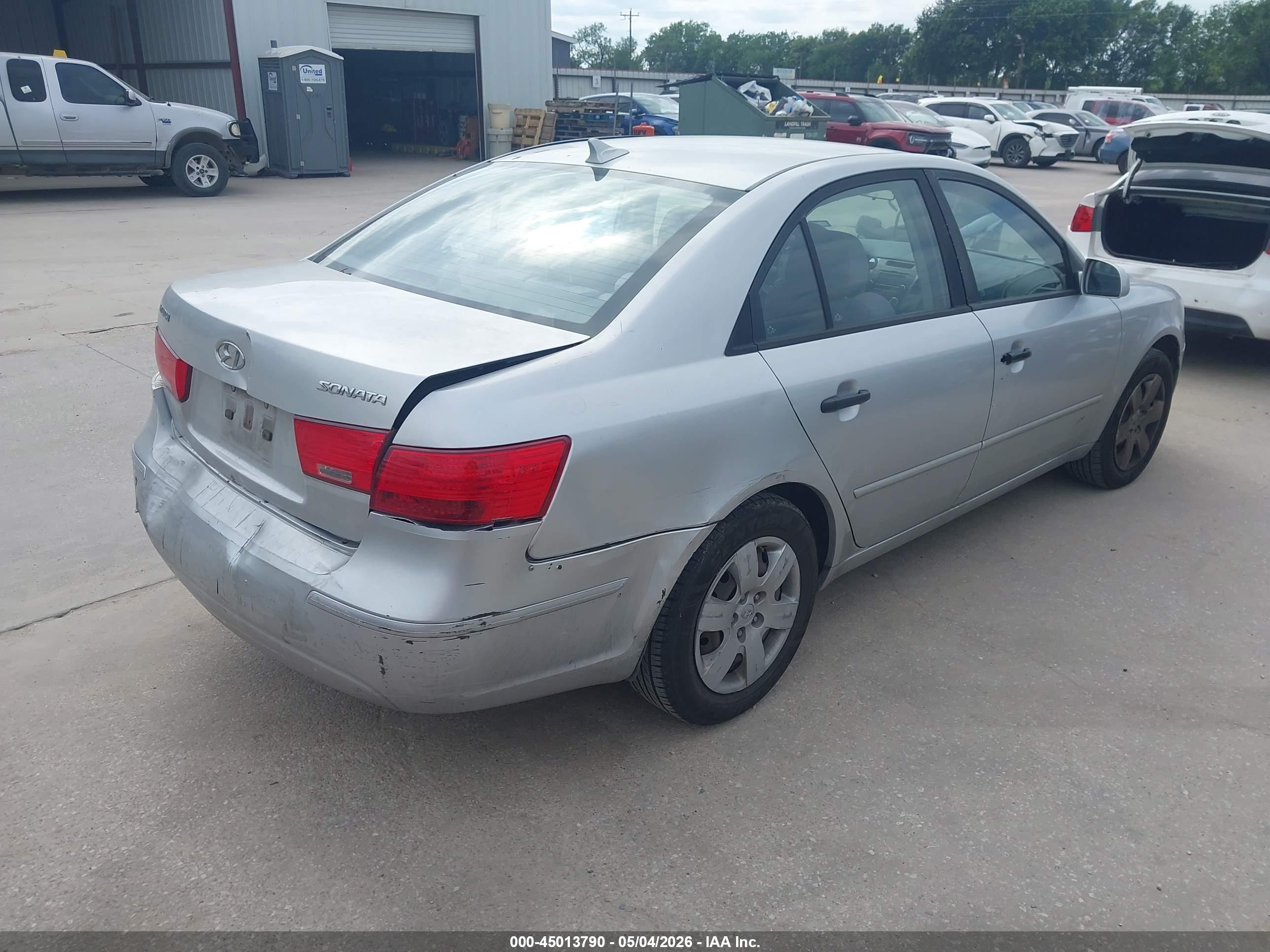 HYUNDAI SONATA image 4