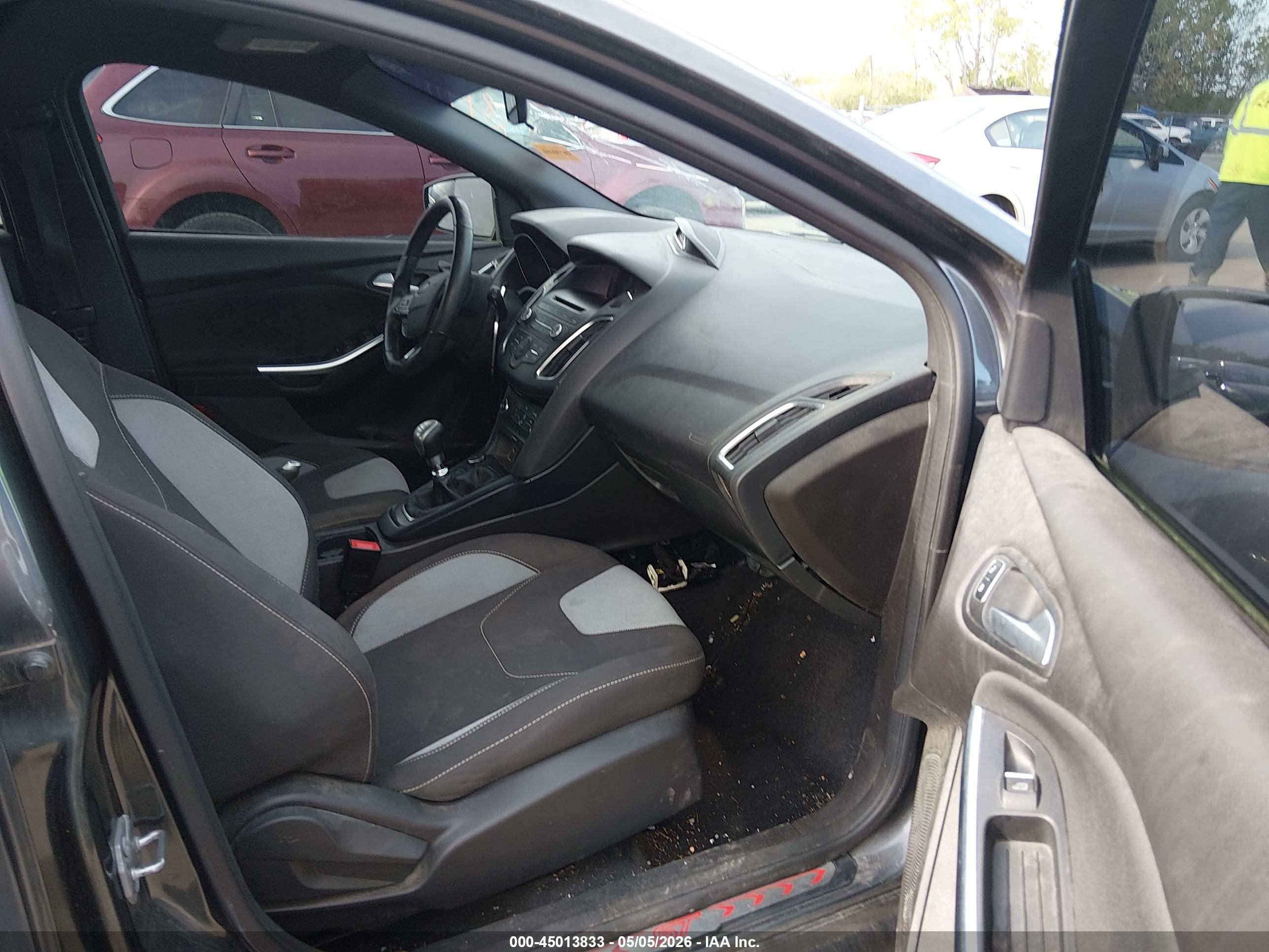 FORD FOCUS image 5