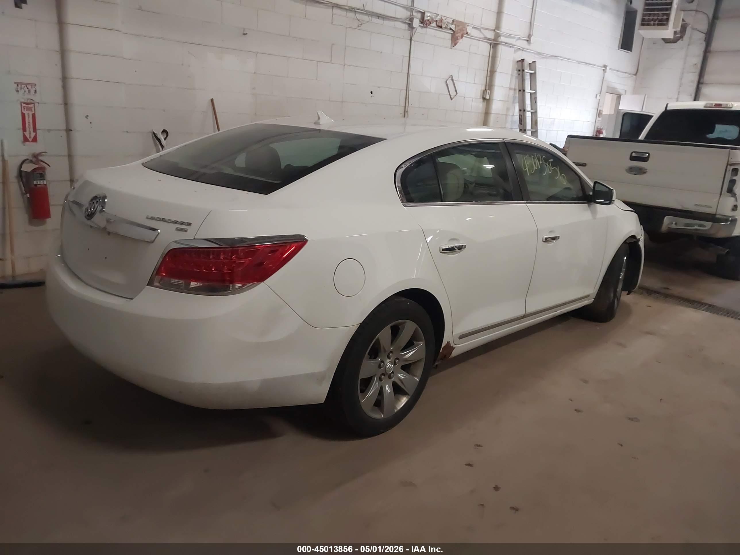 BUICK LACROSSE image 4