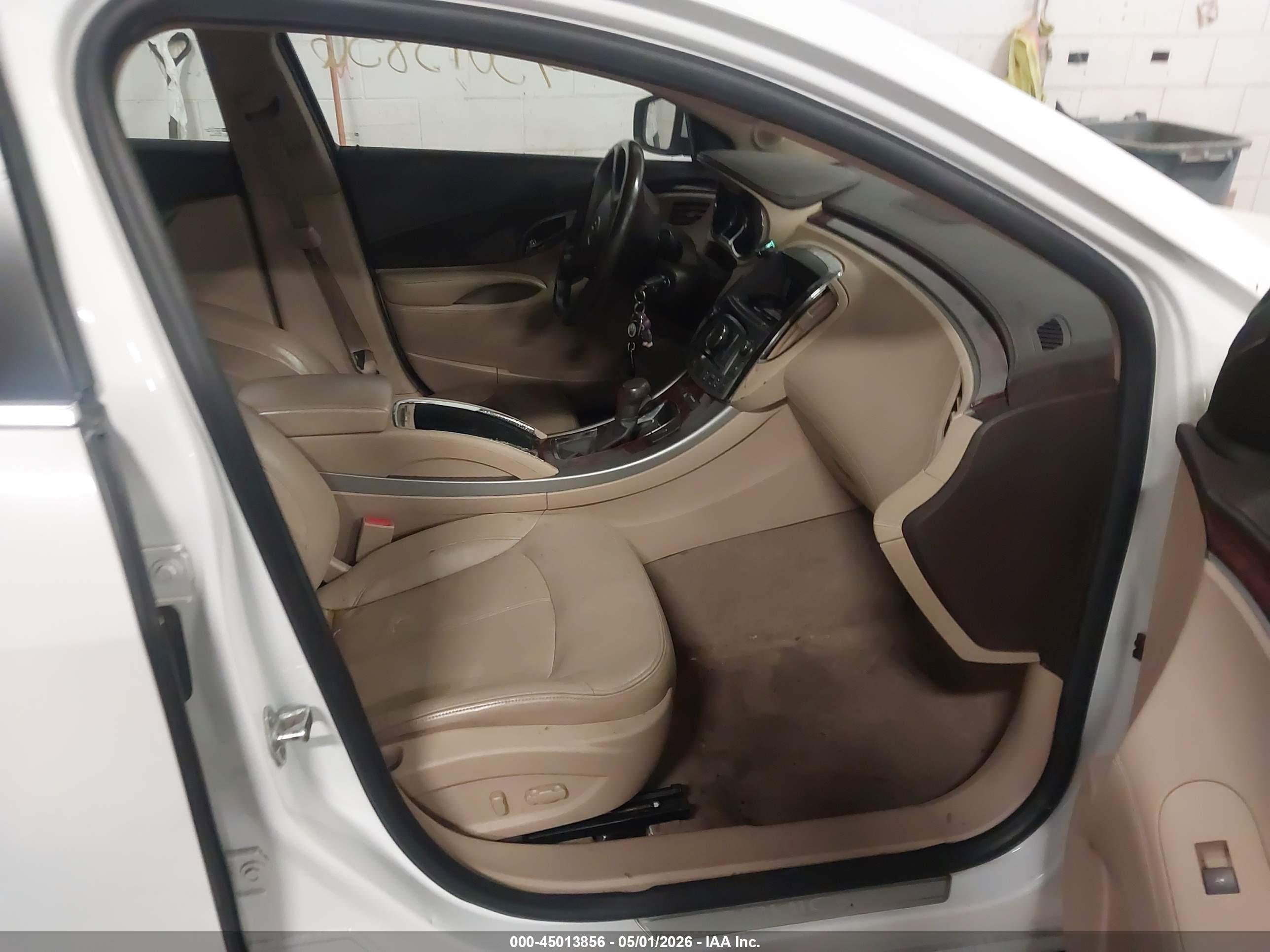 BUICK LACROSSE image 5