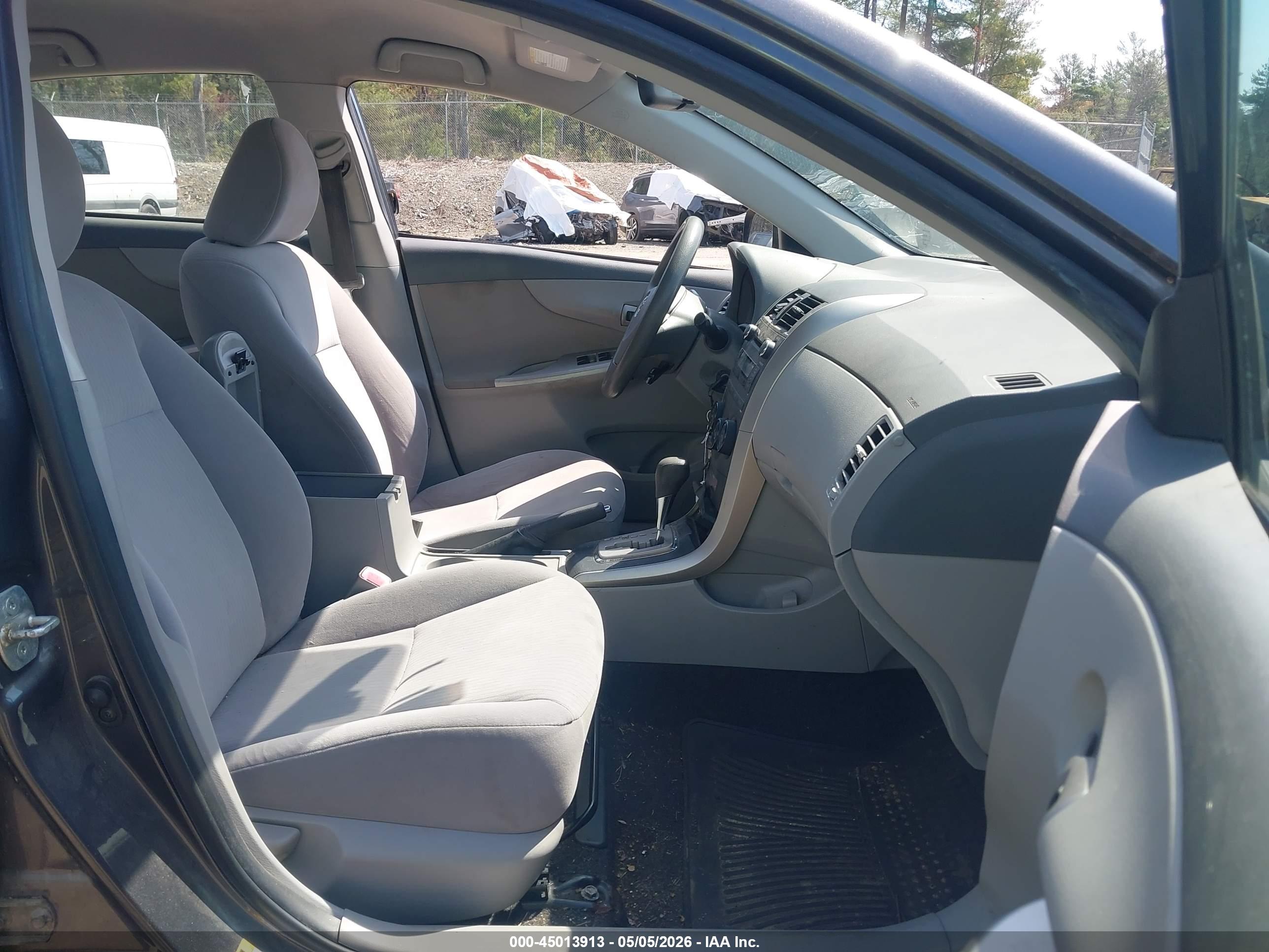 TOYOTA COROLLA image 5