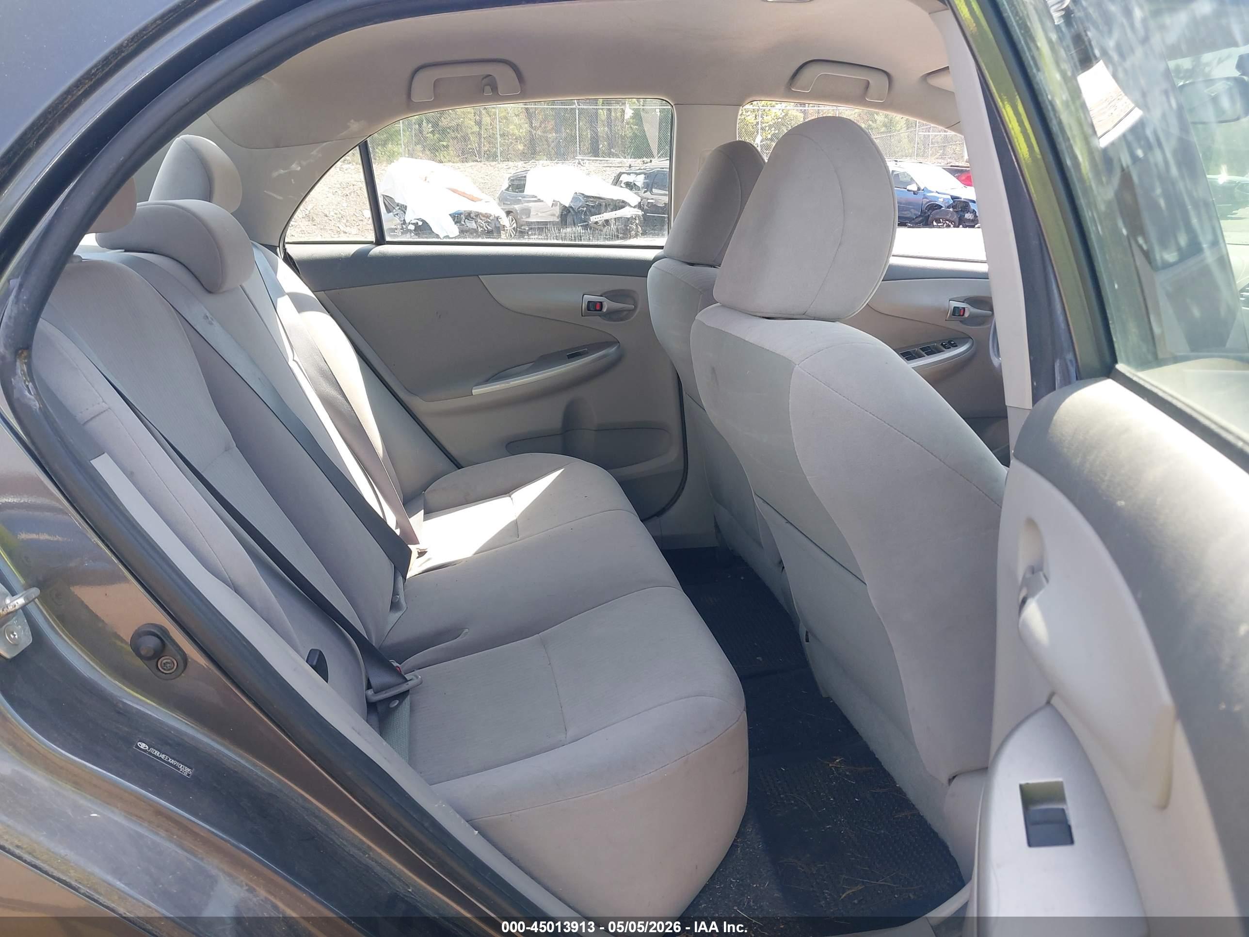 TOYOTA COROLLA image 8