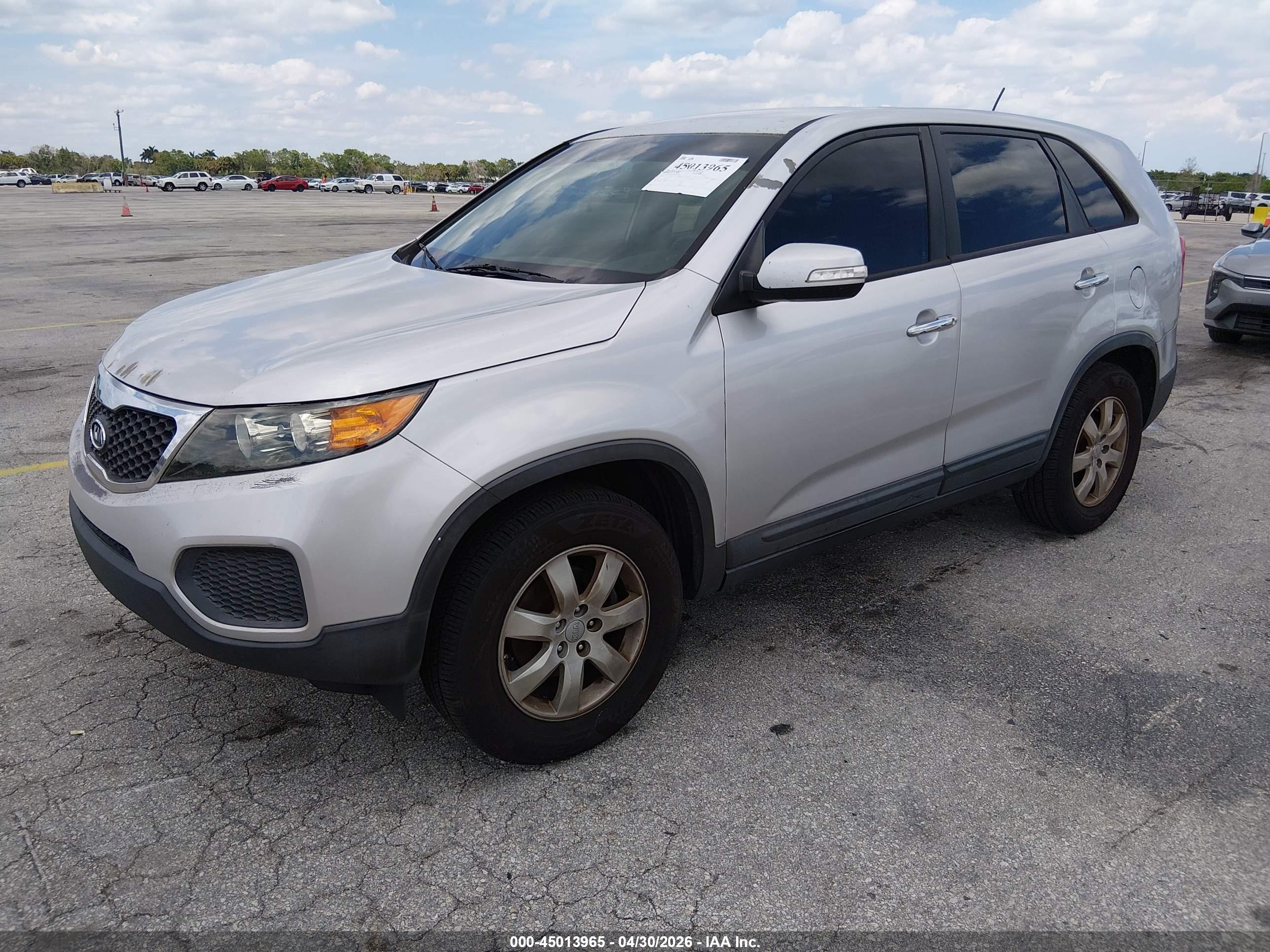 KIA SORENTO image 2