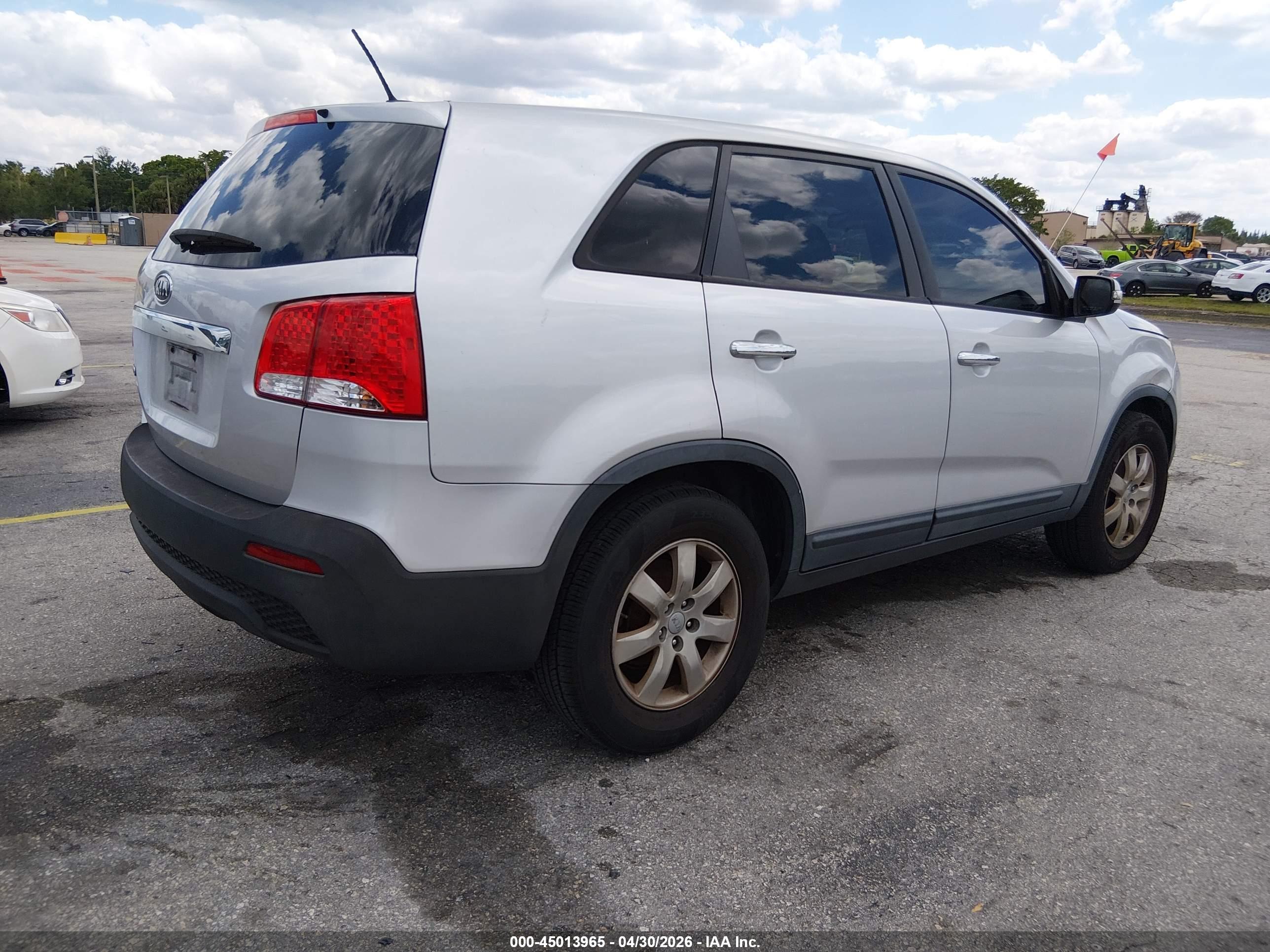 KIA SORENTO image 4