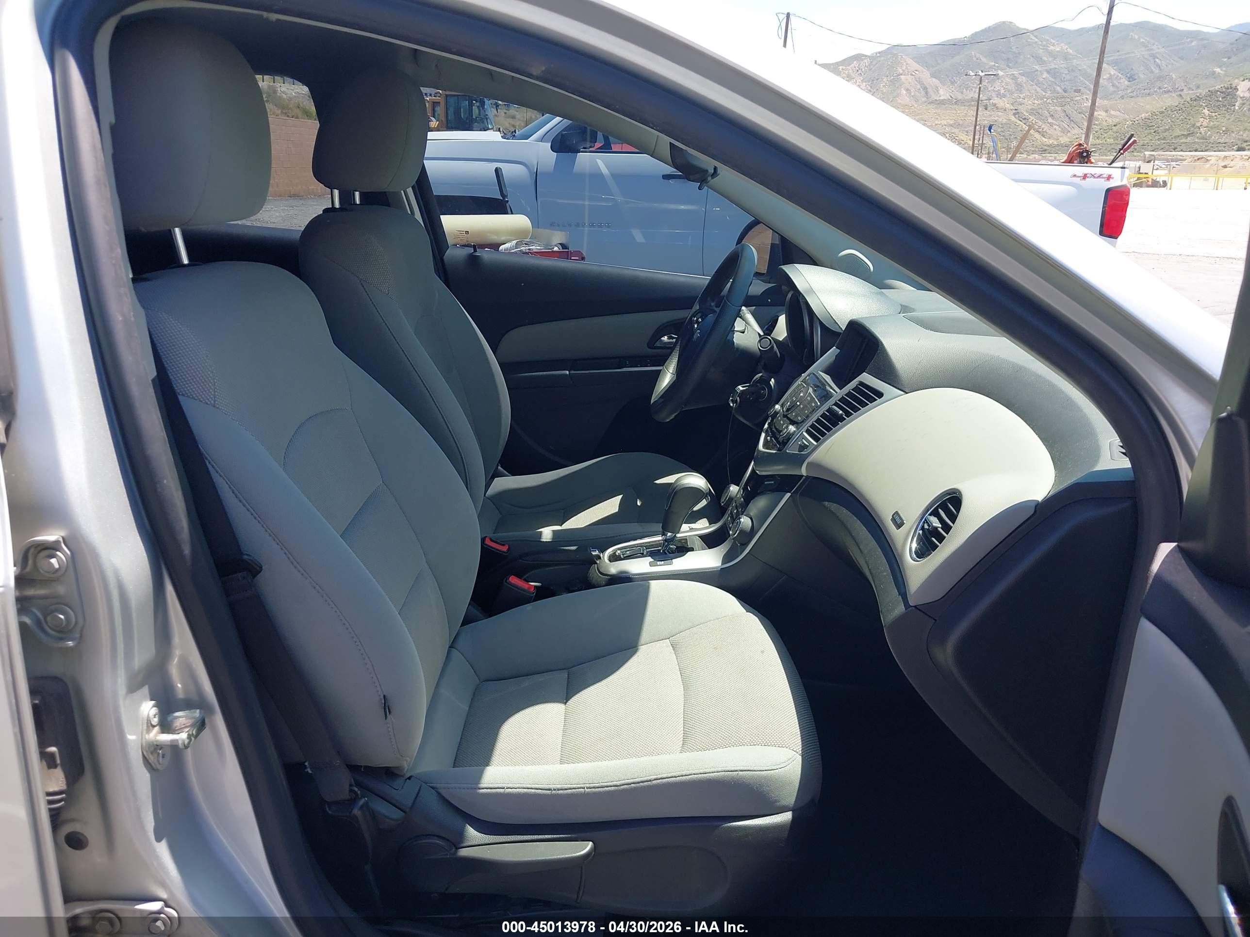 CHEVROLET CRUZE image 5