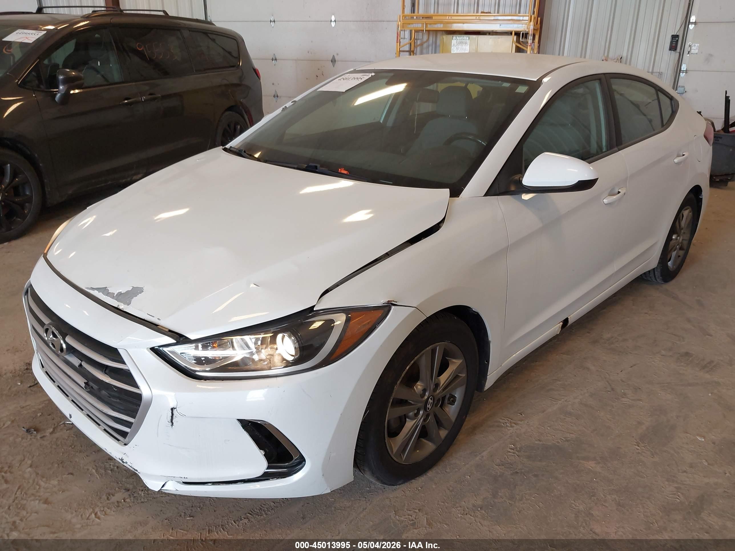 HYUNDAI ELANTRA image 2