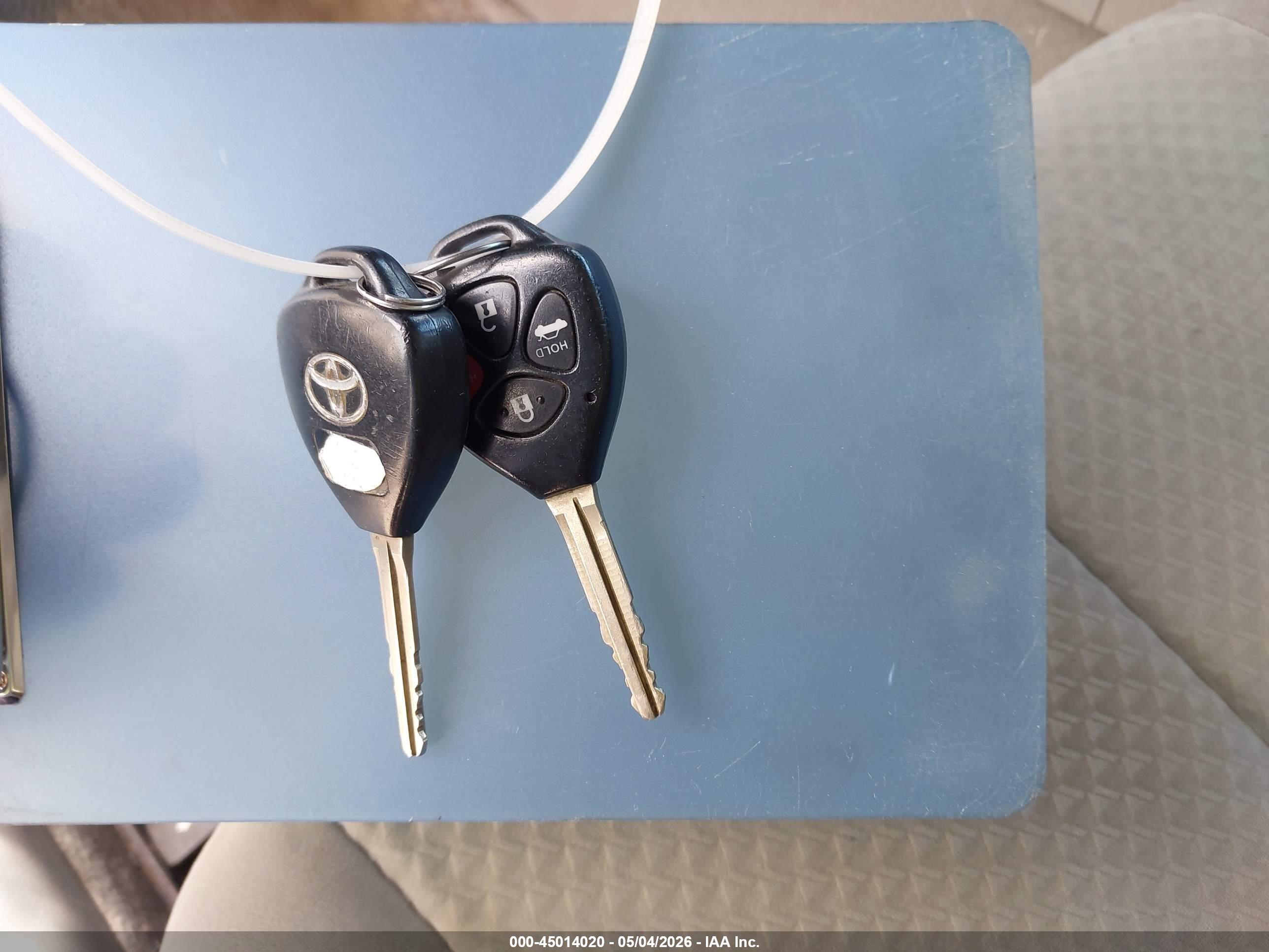 TOYOTA CAMRY image 11