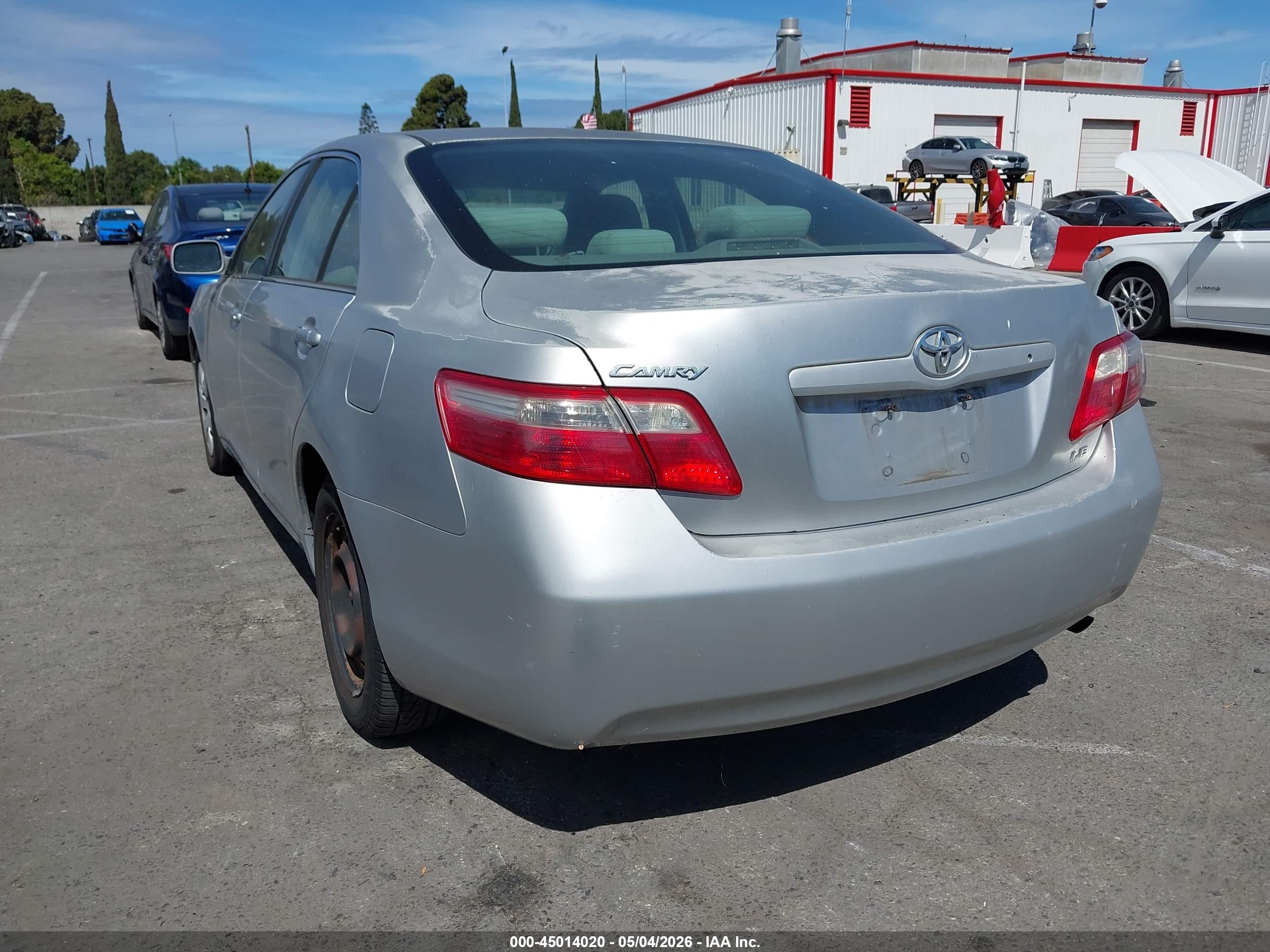 TOYOTA CAMRY image 3