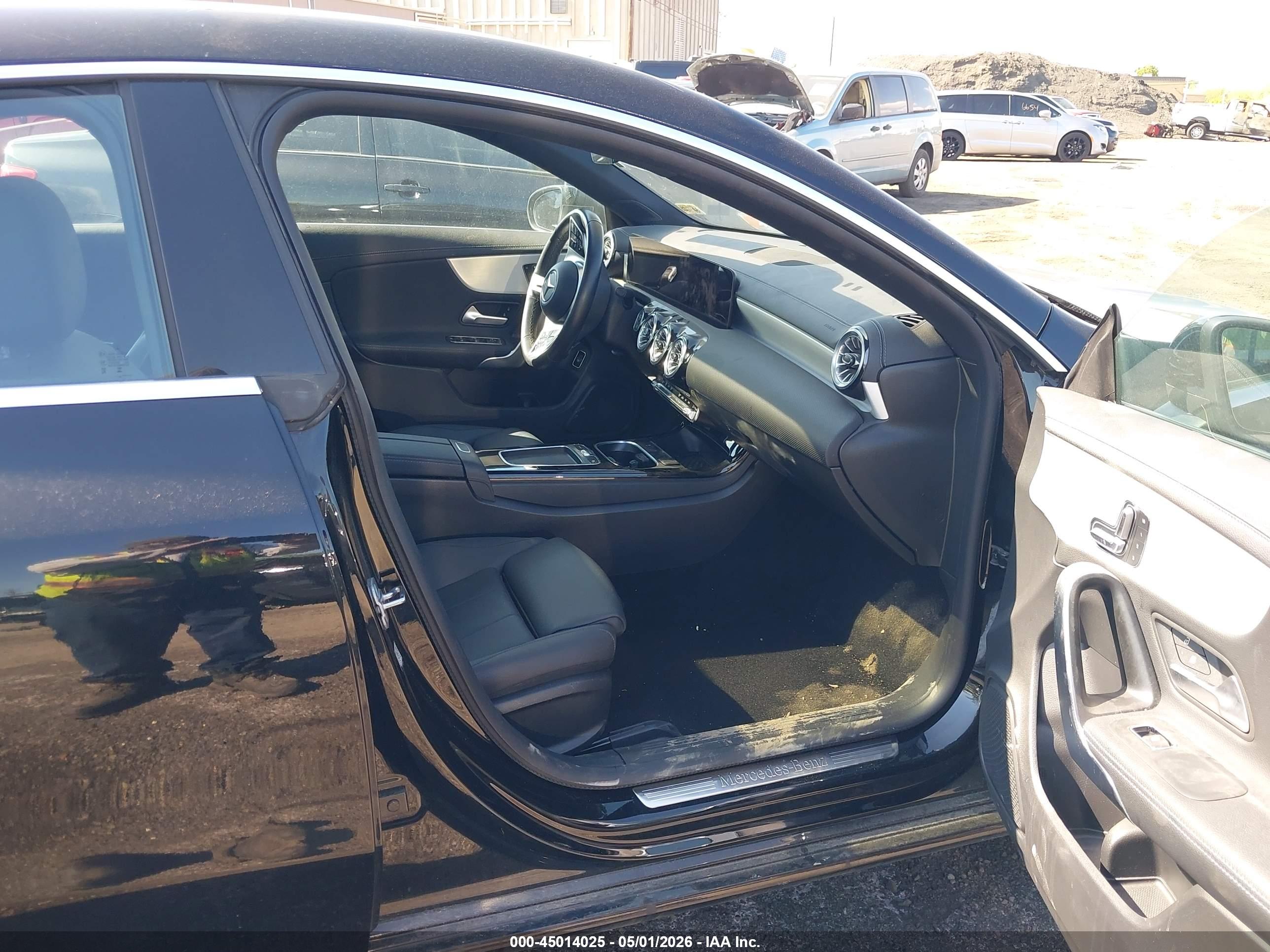 MERCEDES-BENZ CLA image 5