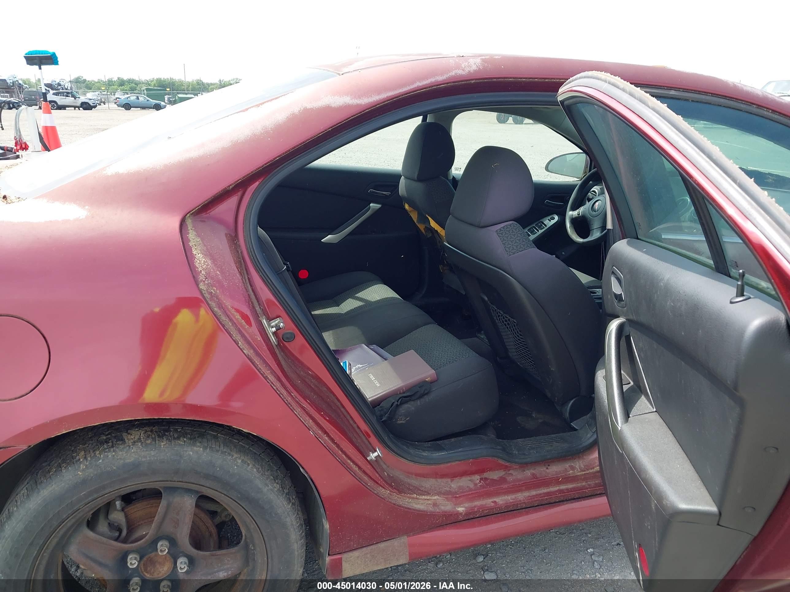 PONTIAC G6 image 8