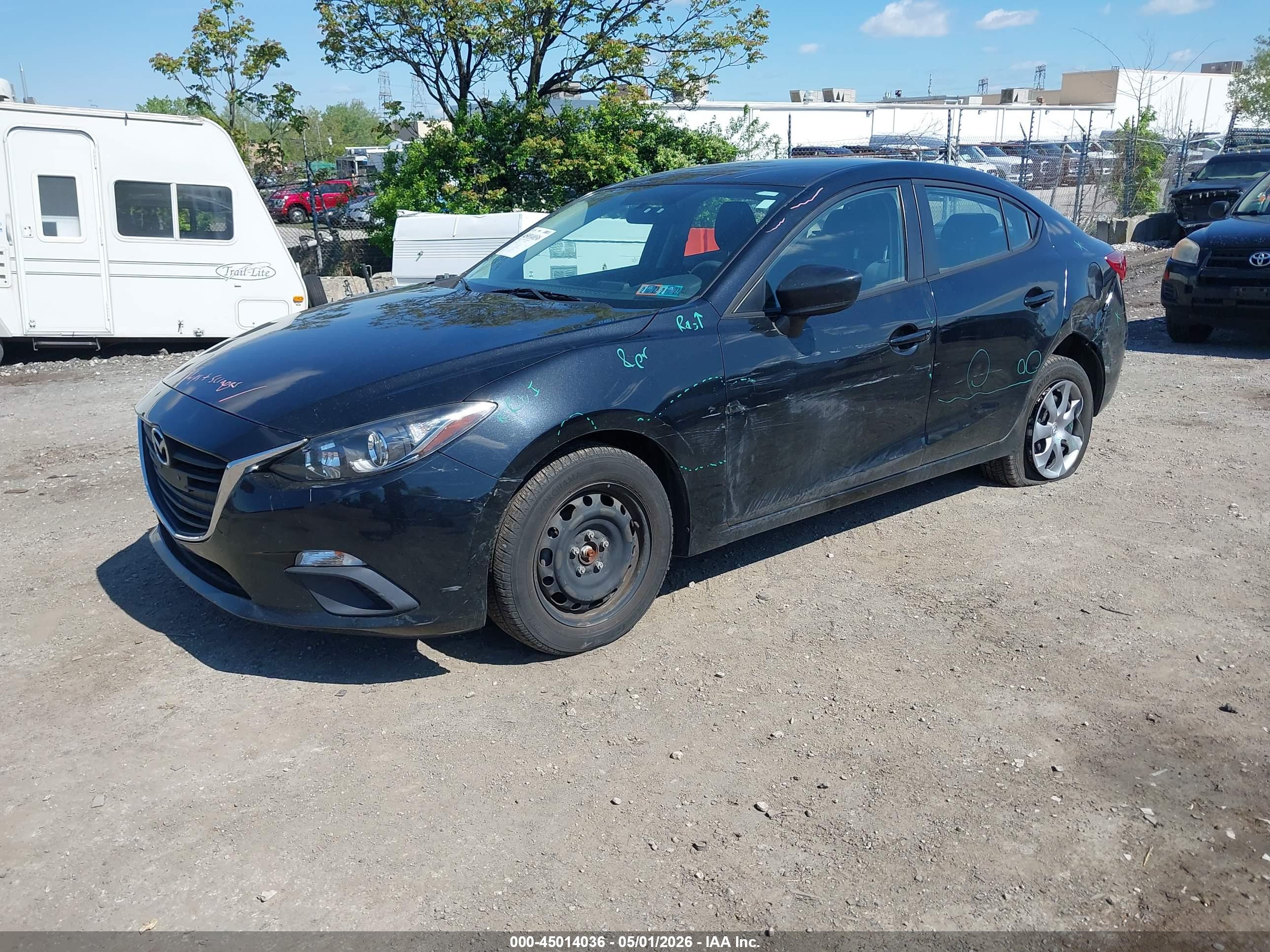 MAZDA MAZDA3 image 2
