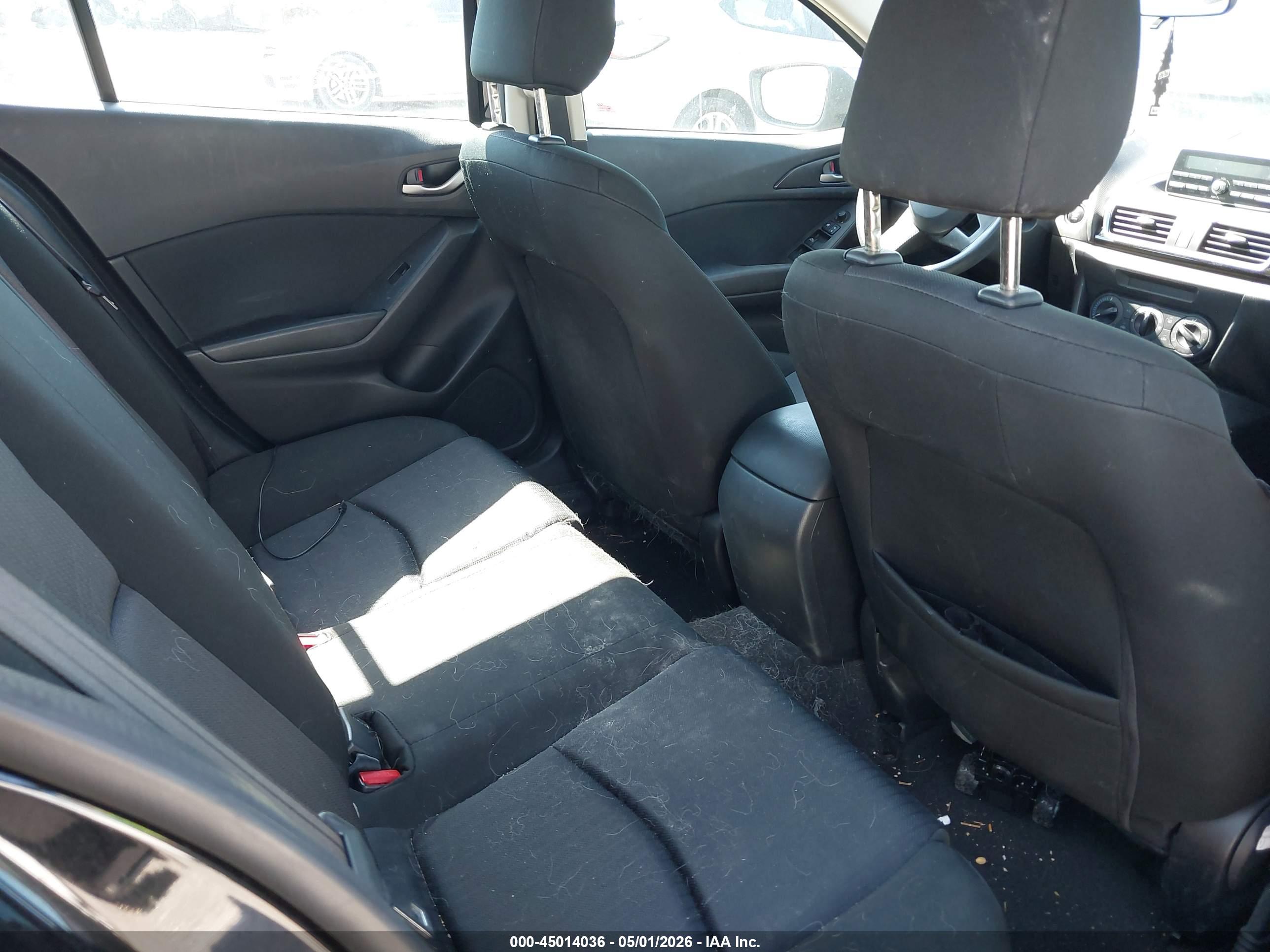 MAZDA MAZDA3 image 8