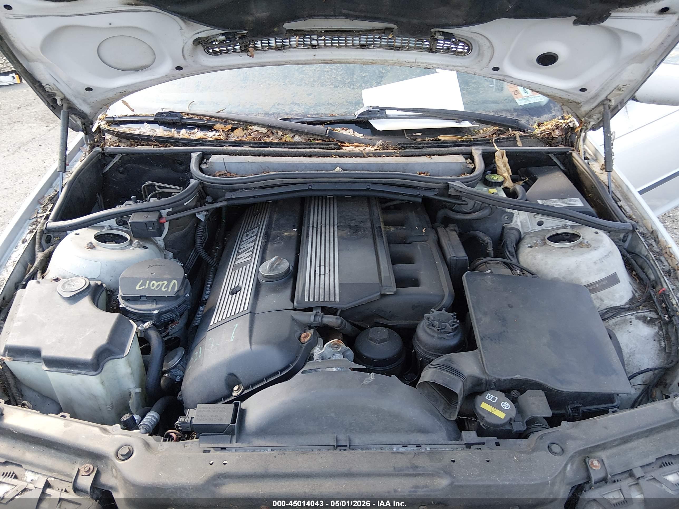 BMW 325XI image 10