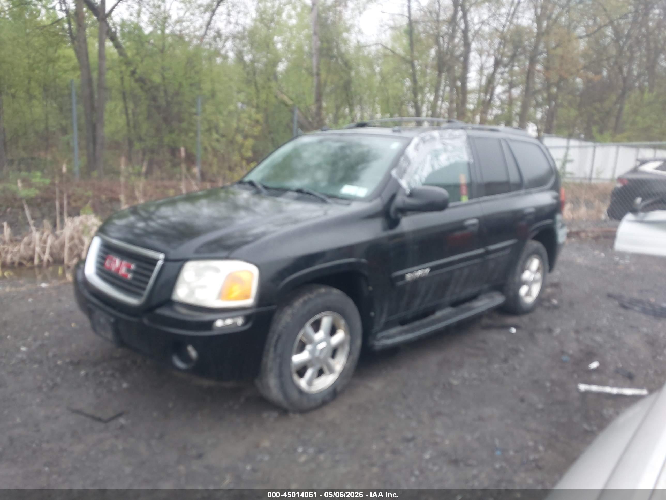 GMC ENVOY image 2