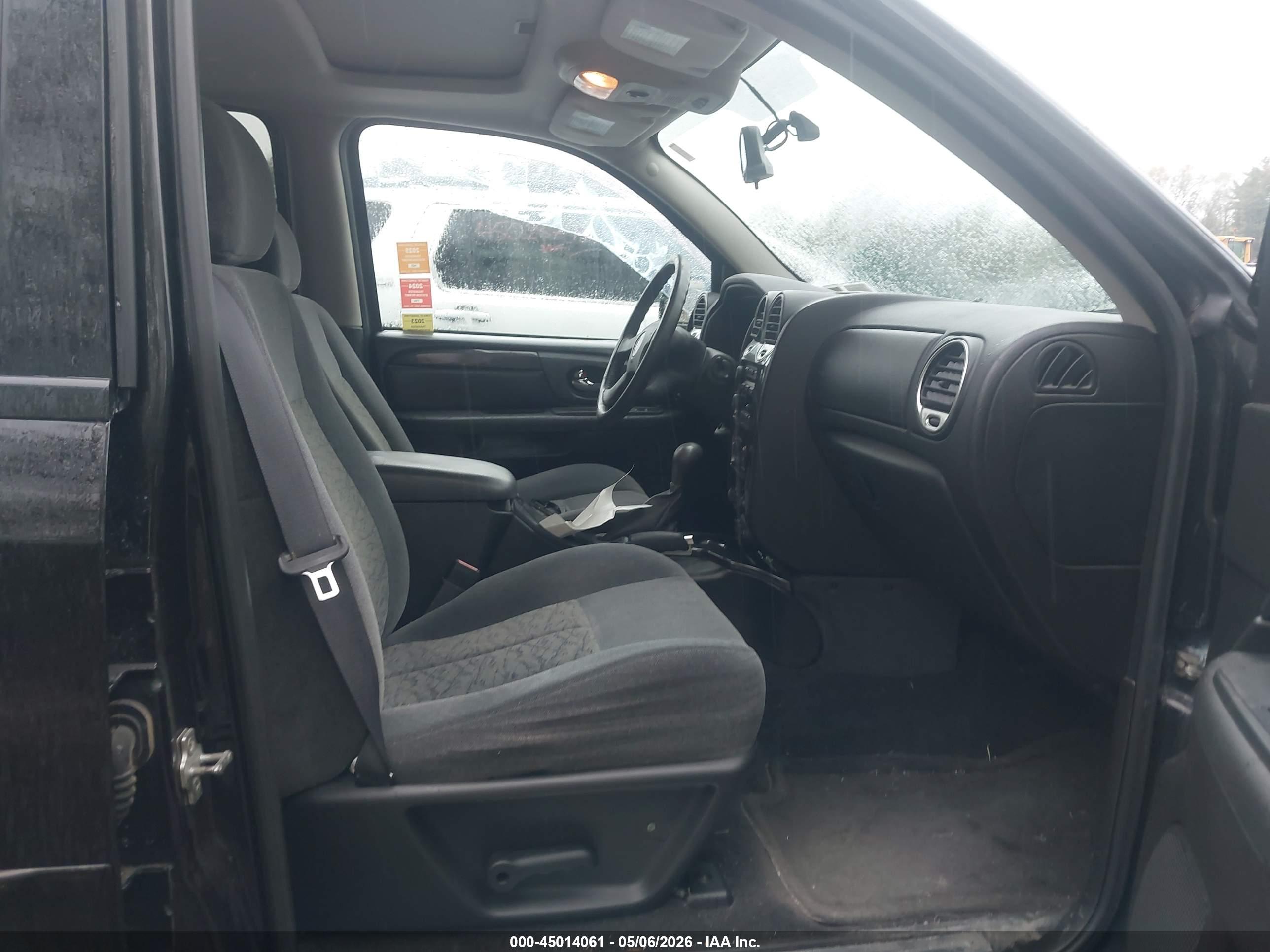 GMC ENVOY image 5