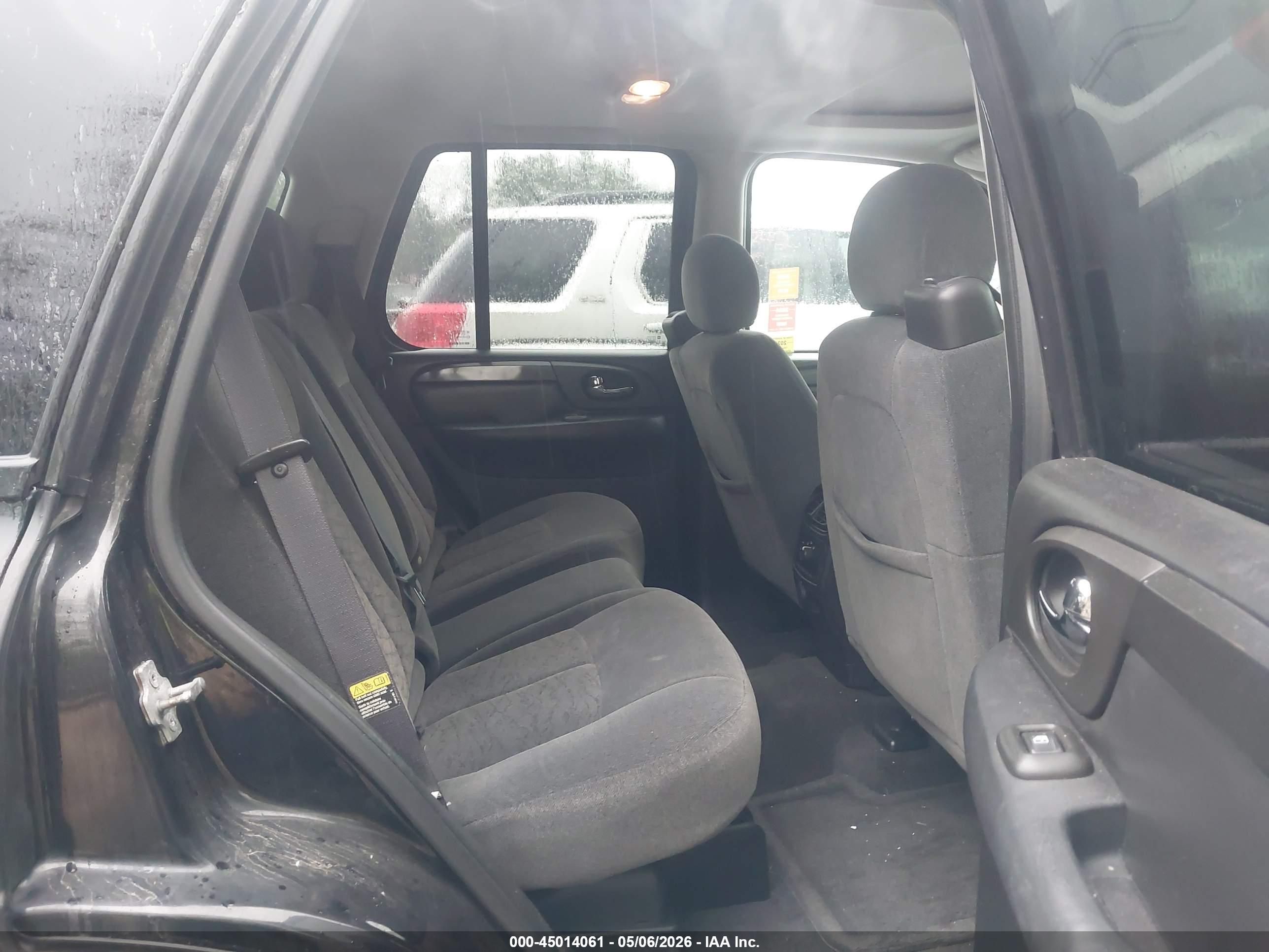 GMC ENVOY image 8