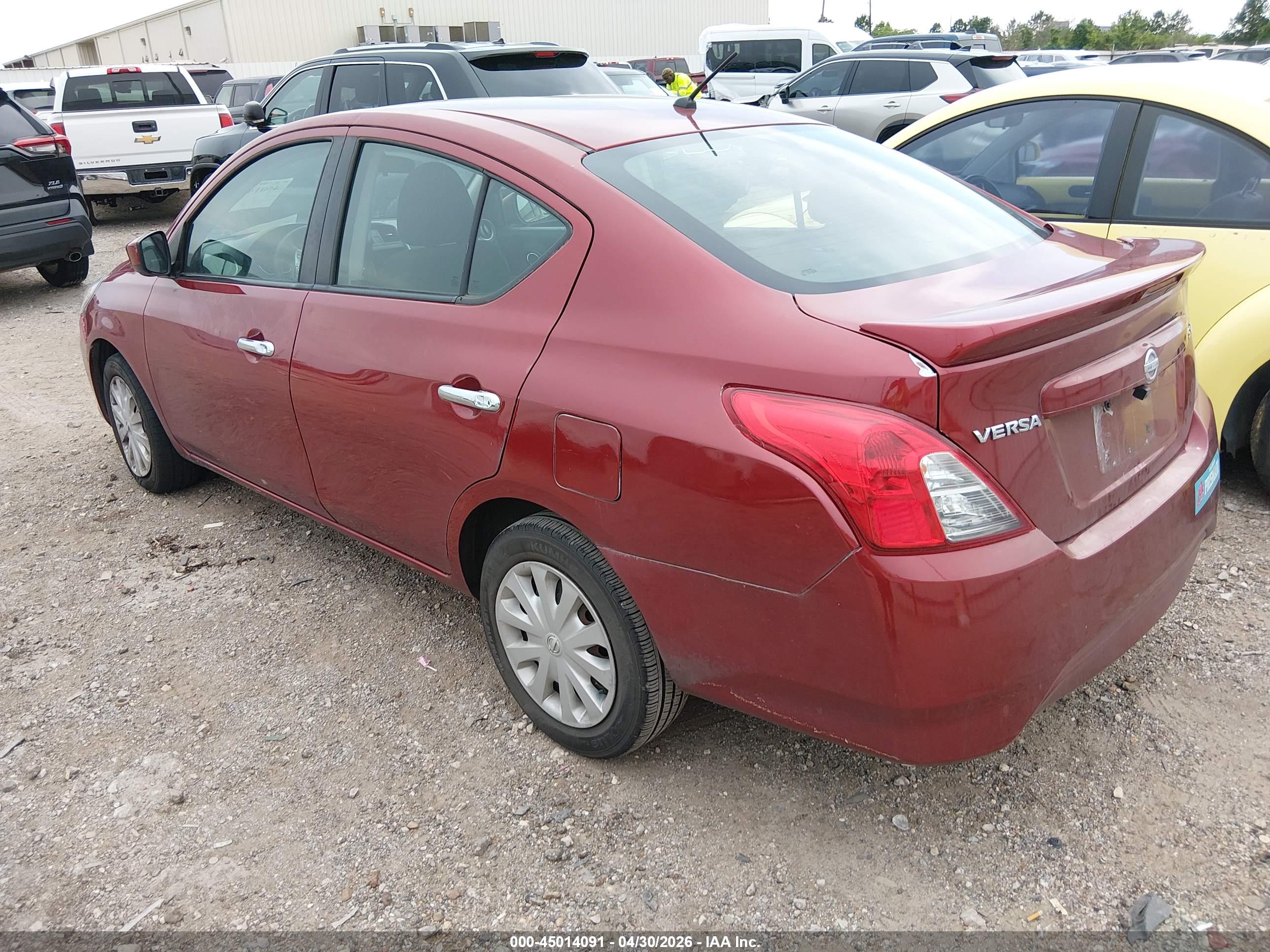 NISSAN VERSA image 3
