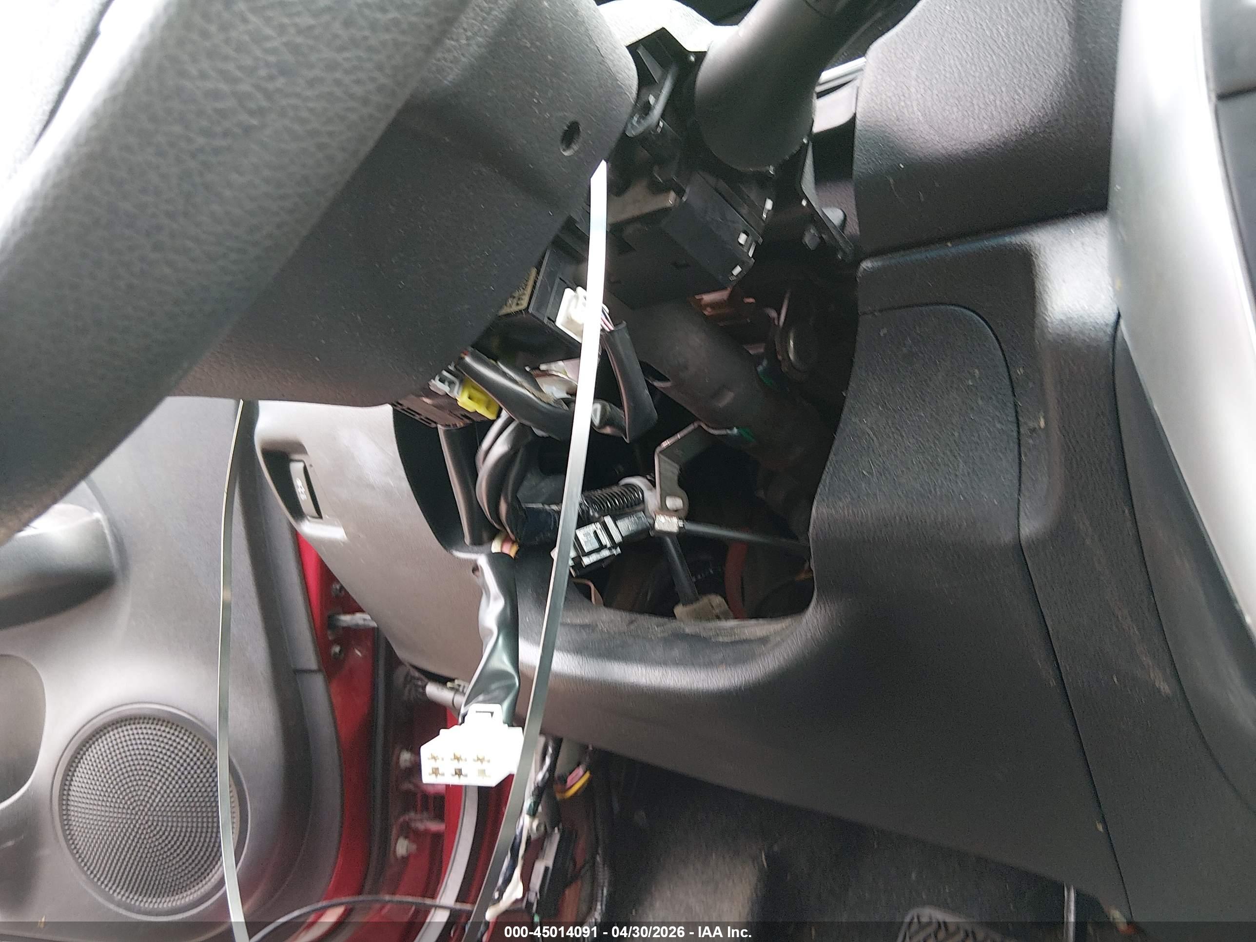 NISSAN VERSA image 6