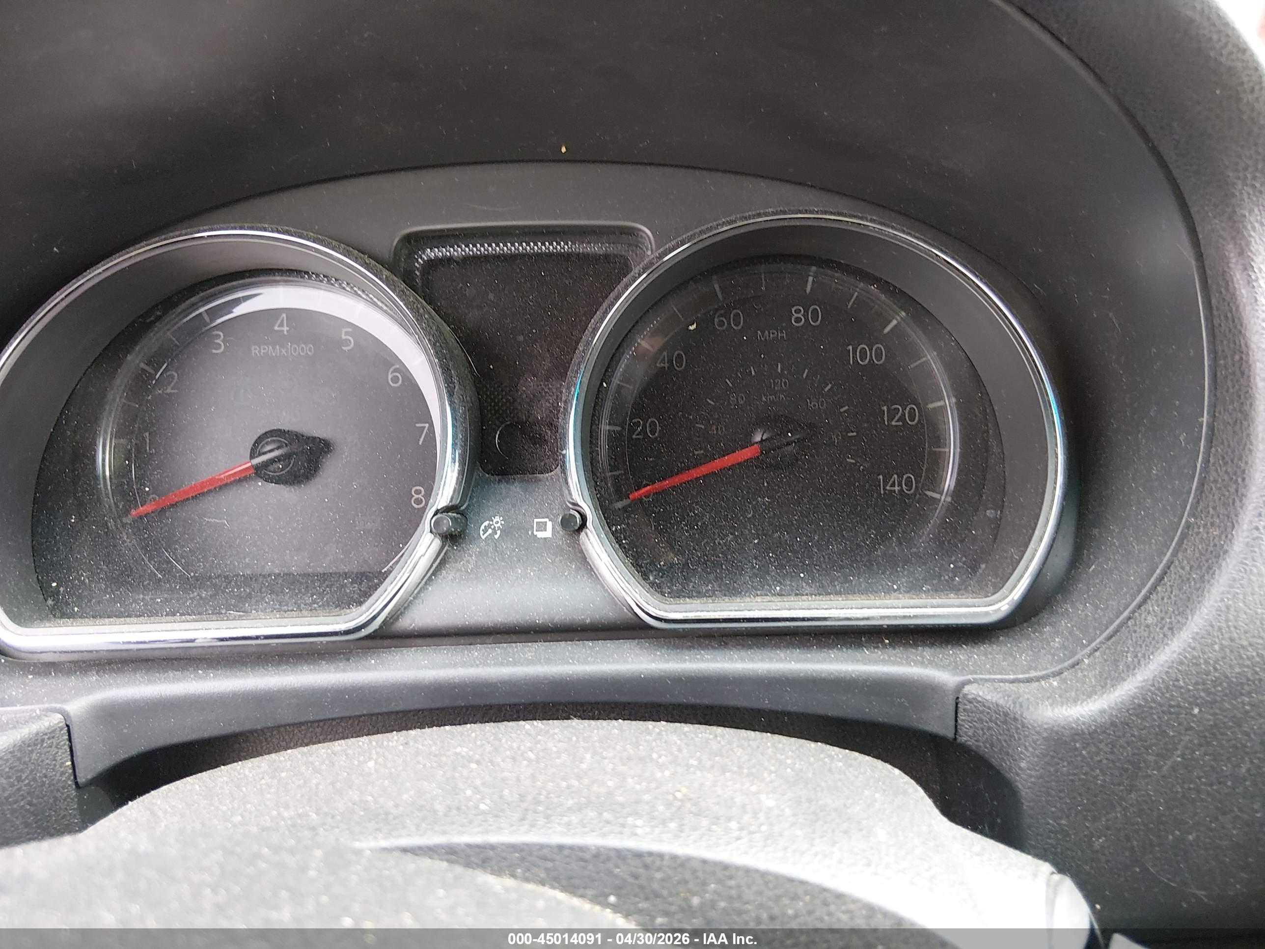 NISSAN VERSA image 7