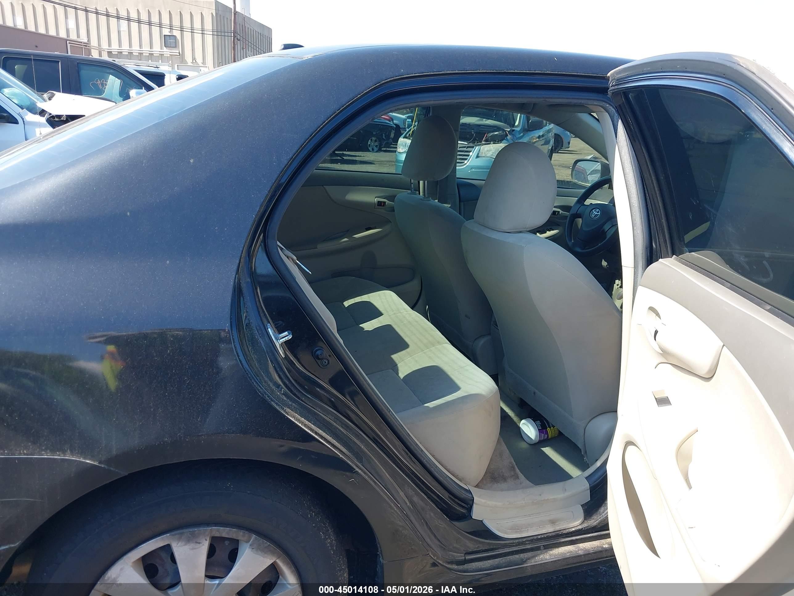 TOYOTA COROLLA image 8