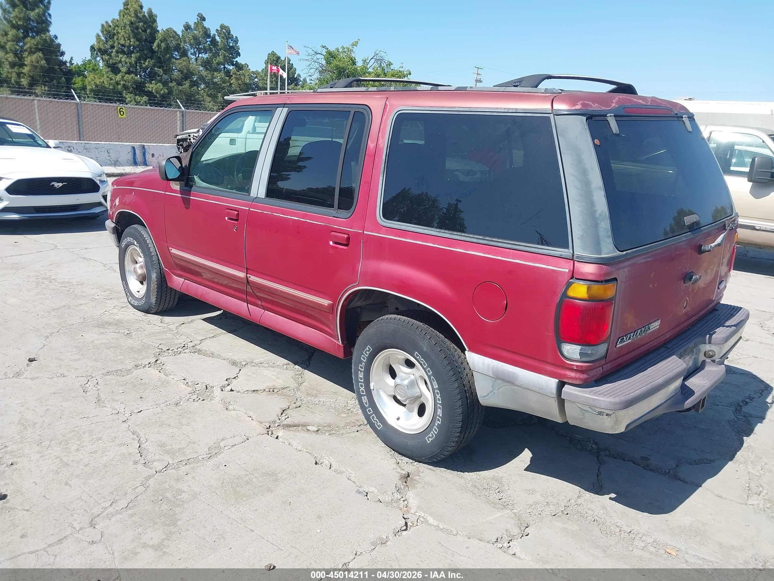 FORD EXPLORER image 3