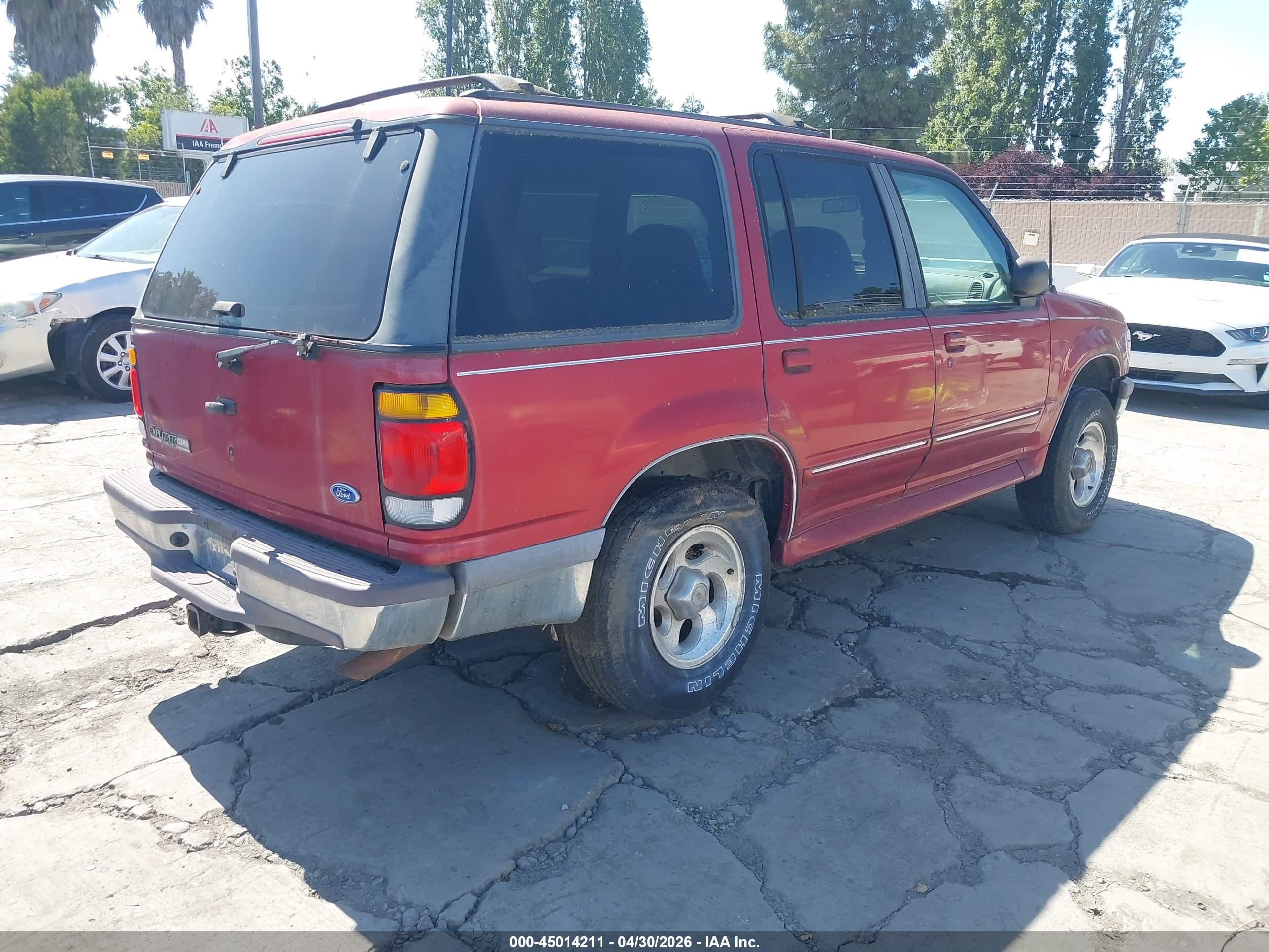 FORD EXPLORER image 4