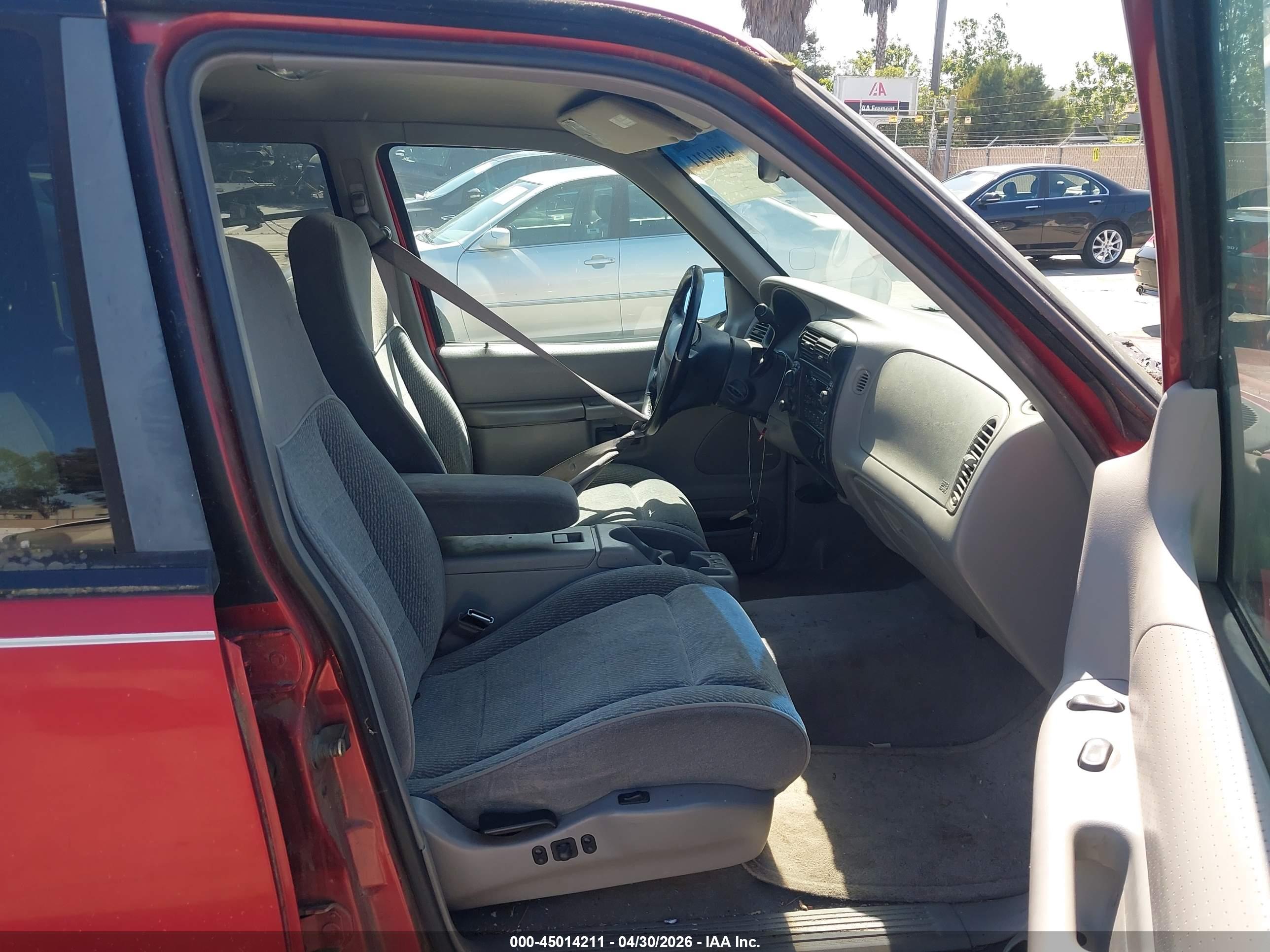 FORD EXPLORER image 5