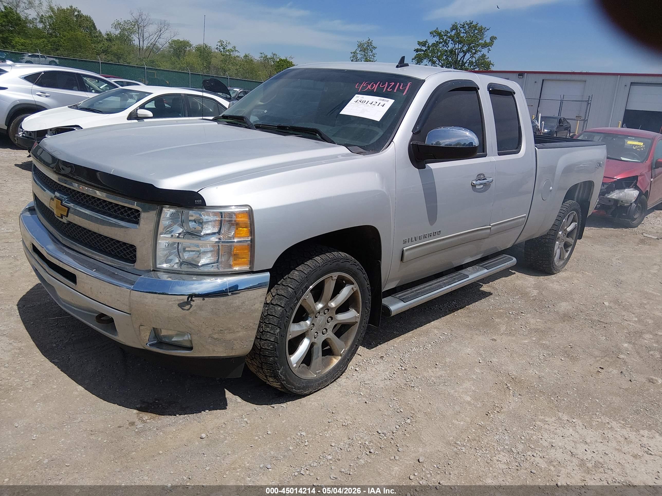 CHEVROLET SILVERADO image 2