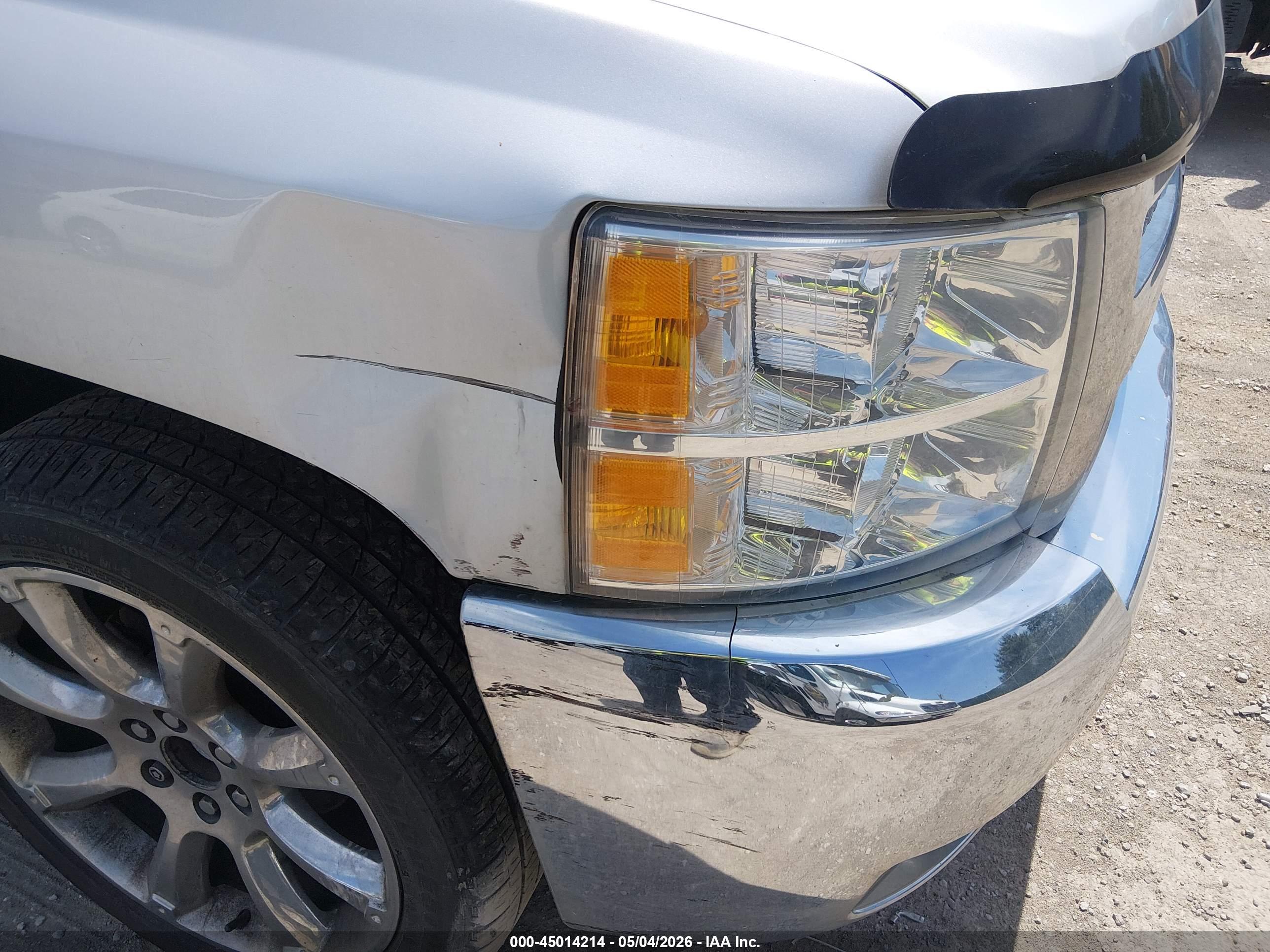 CHEVROLET SILVERADO image 6