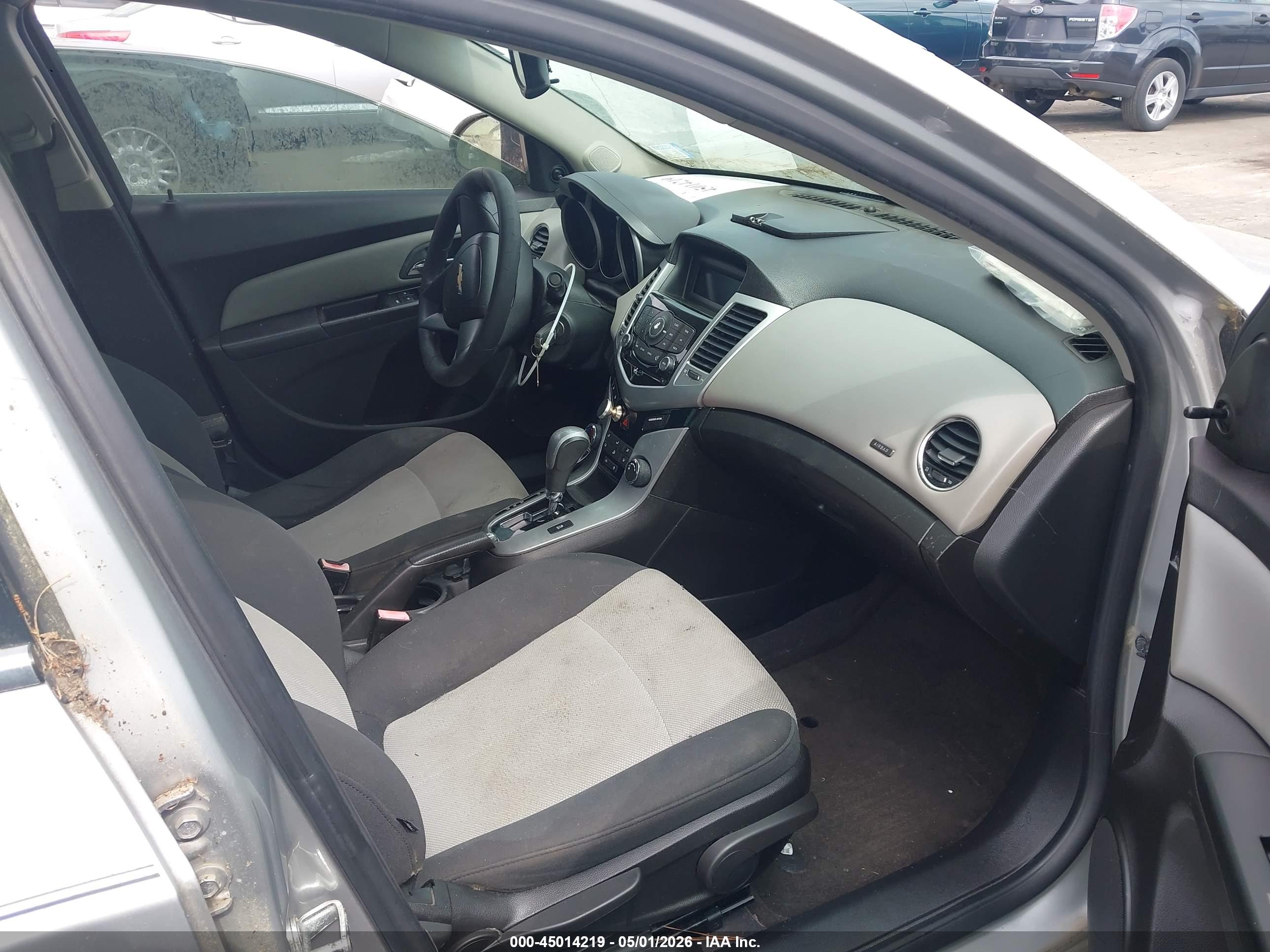 CHEVROLET CRUZE image 5