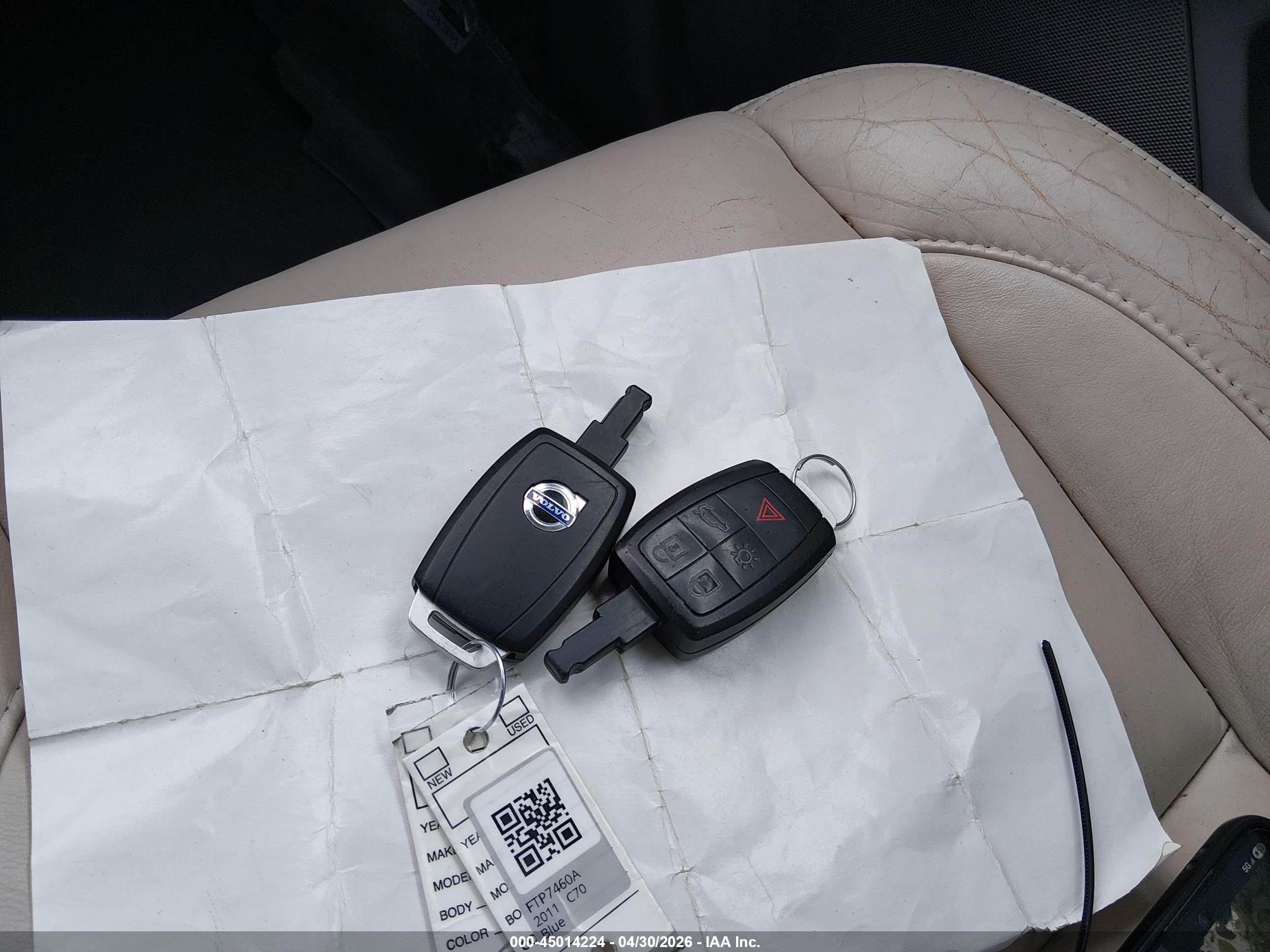 VOLVO C70 image 11