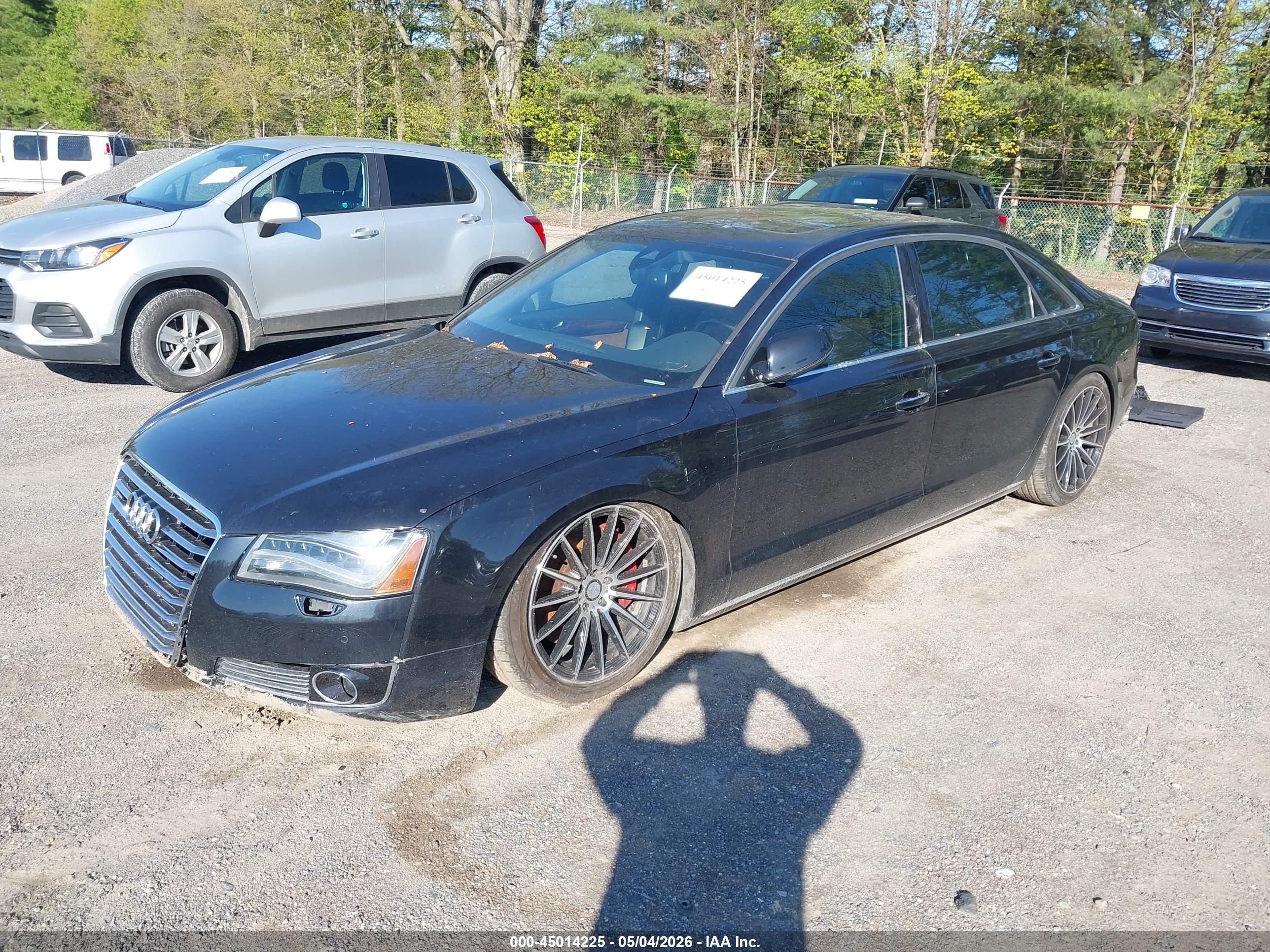 AUDI A8 image 2
