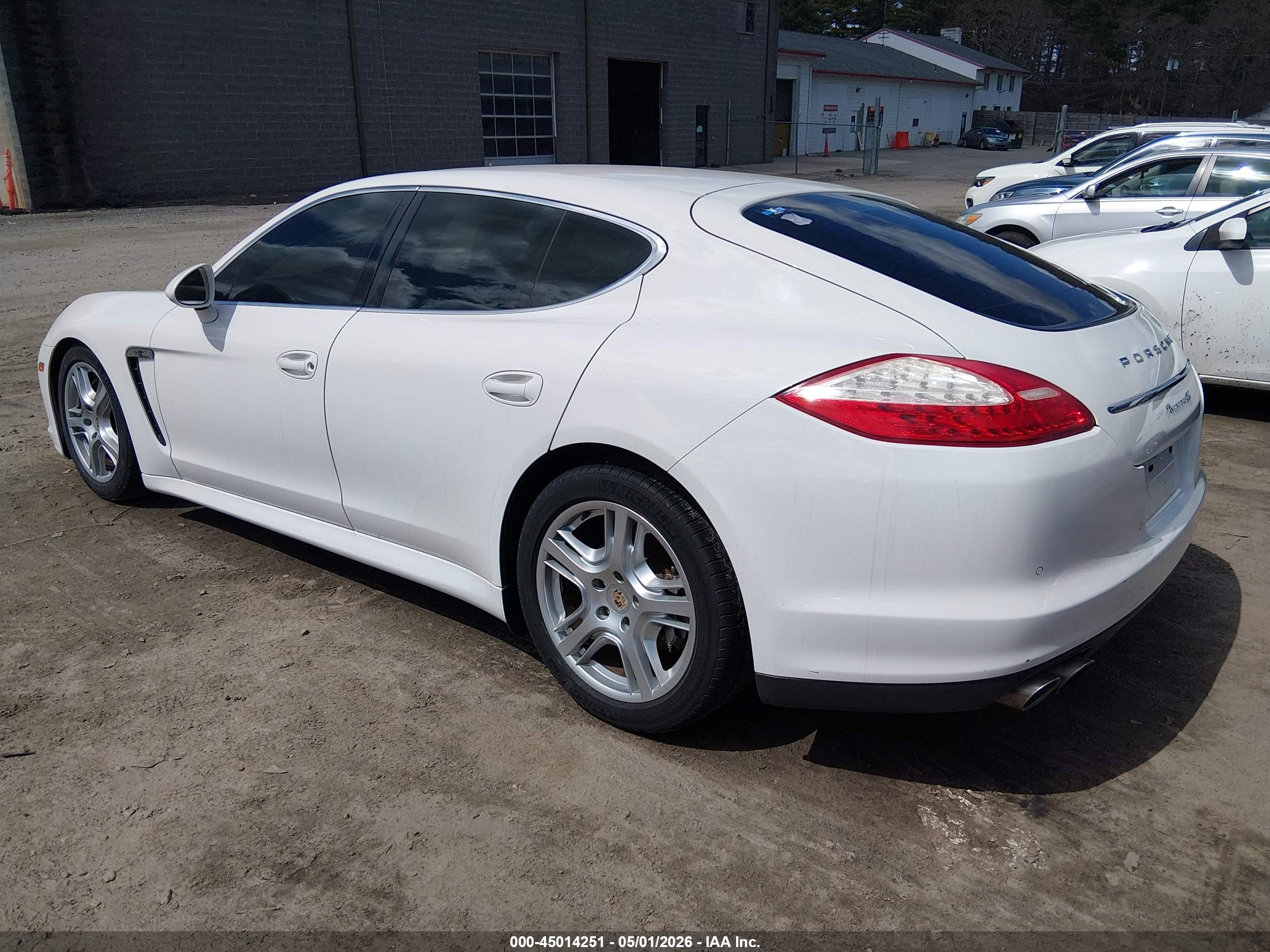 PORSCHE PANAMERA image 3