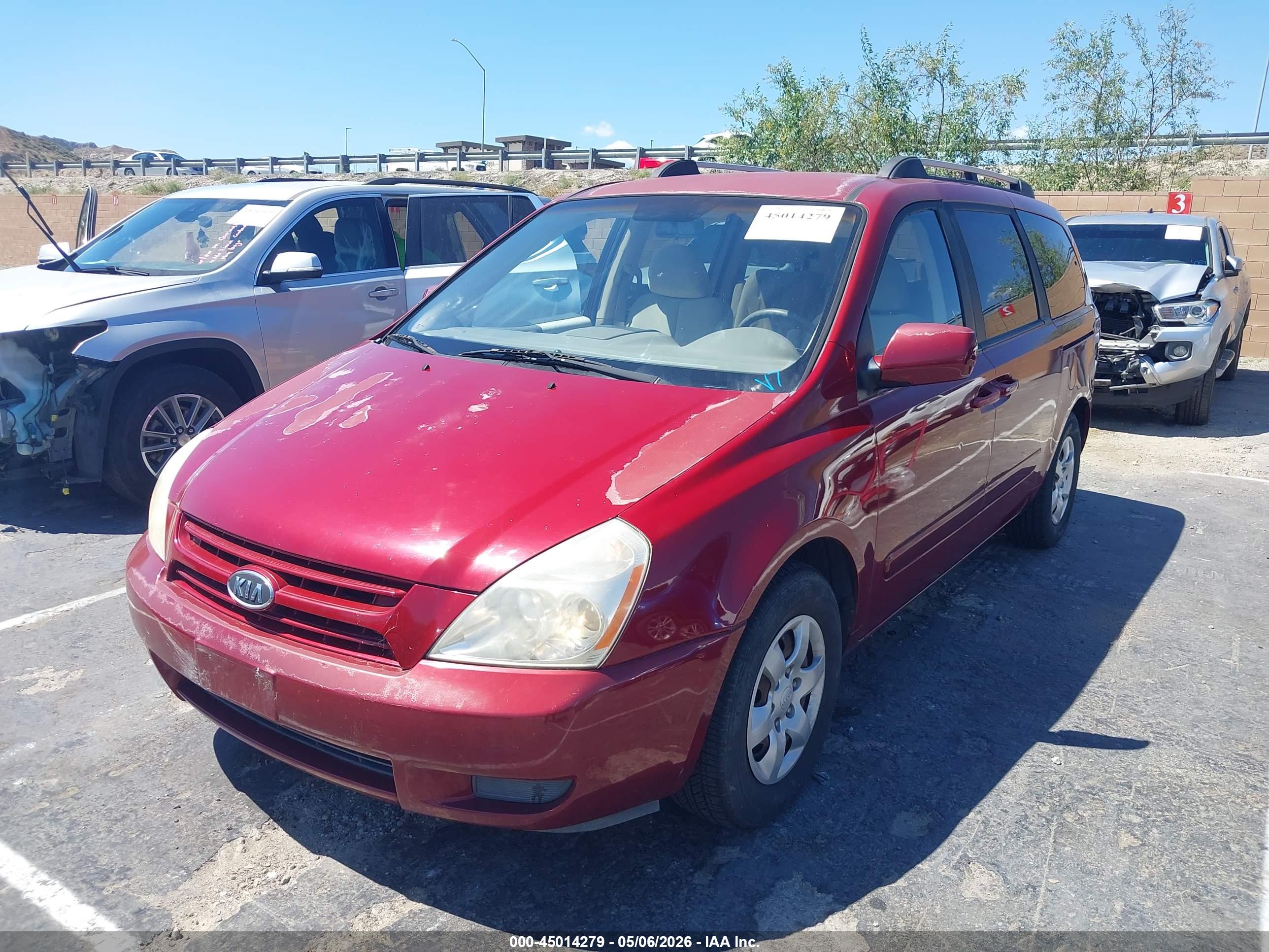 KIA SEDONA image 2