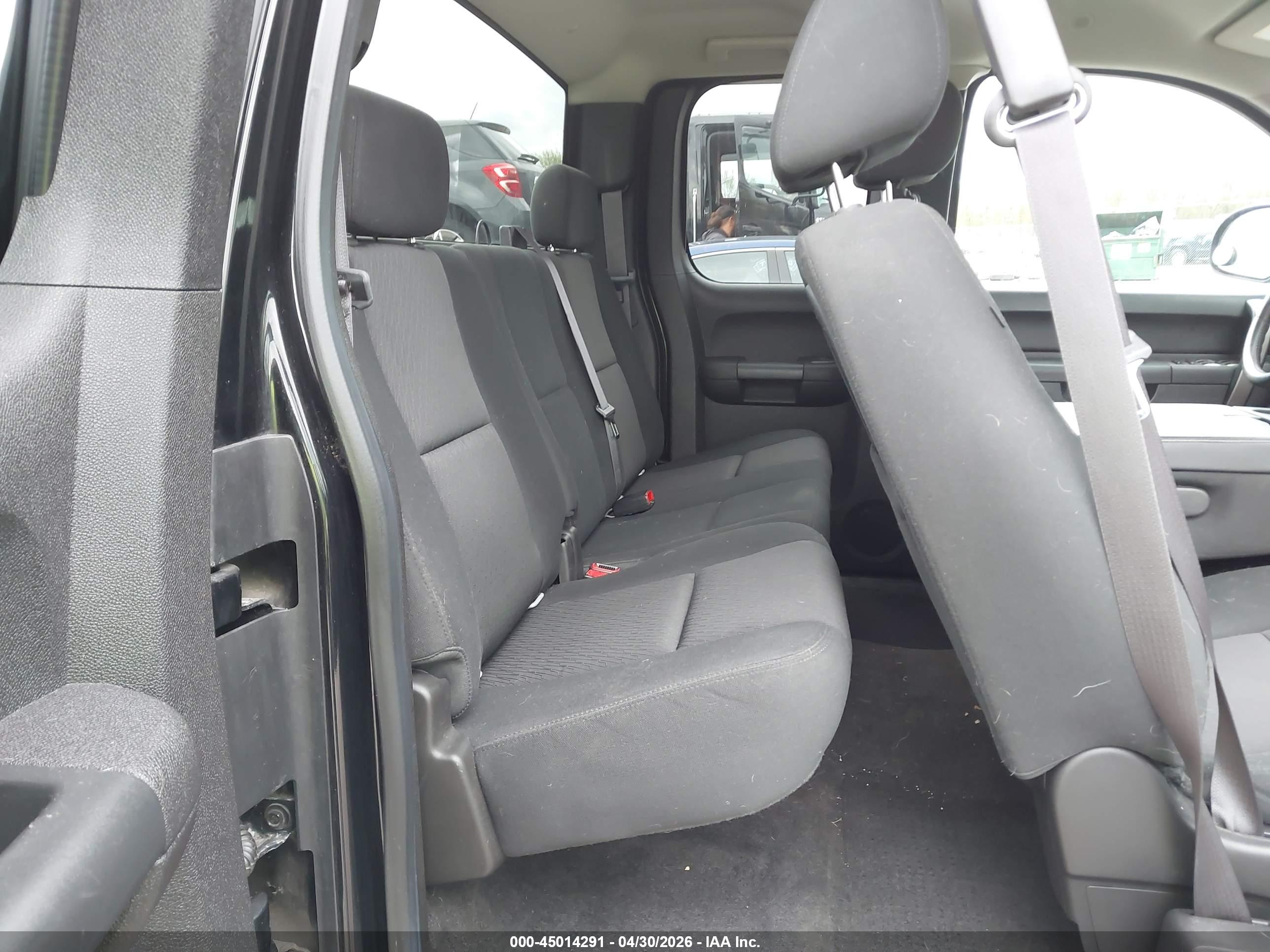 CHEVROLET SILVERADO image 8