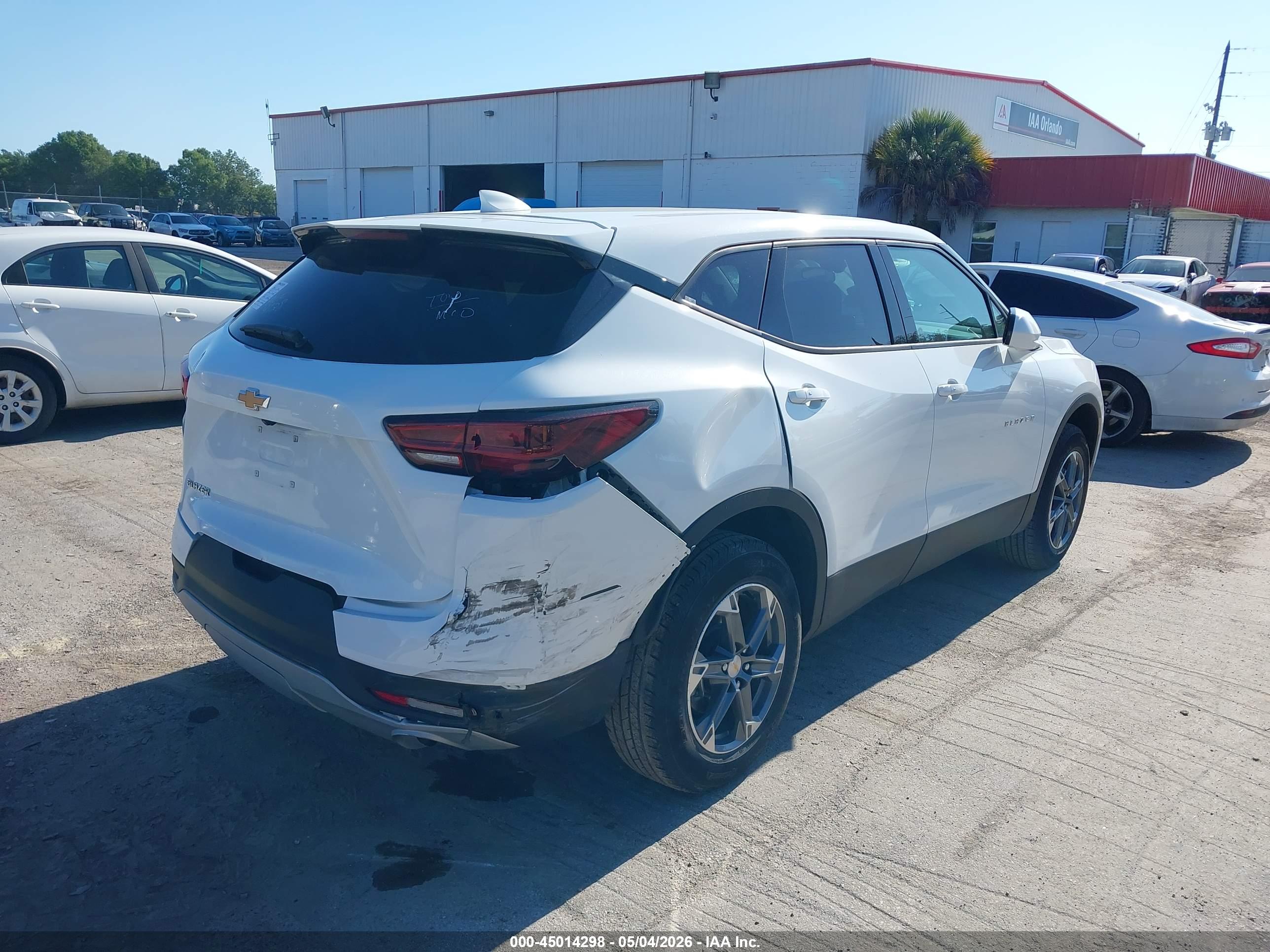 CHEVROLET BLAZER image 4