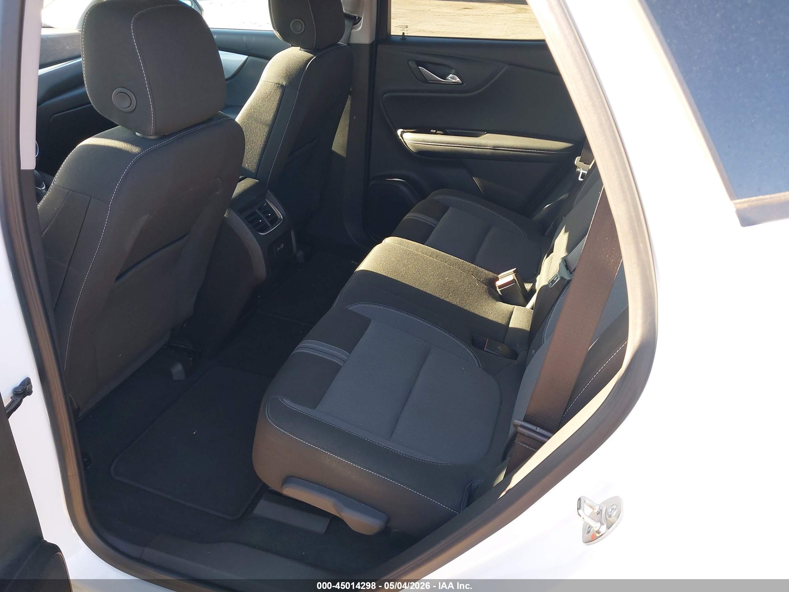 CHEVROLET BLAZER image 8