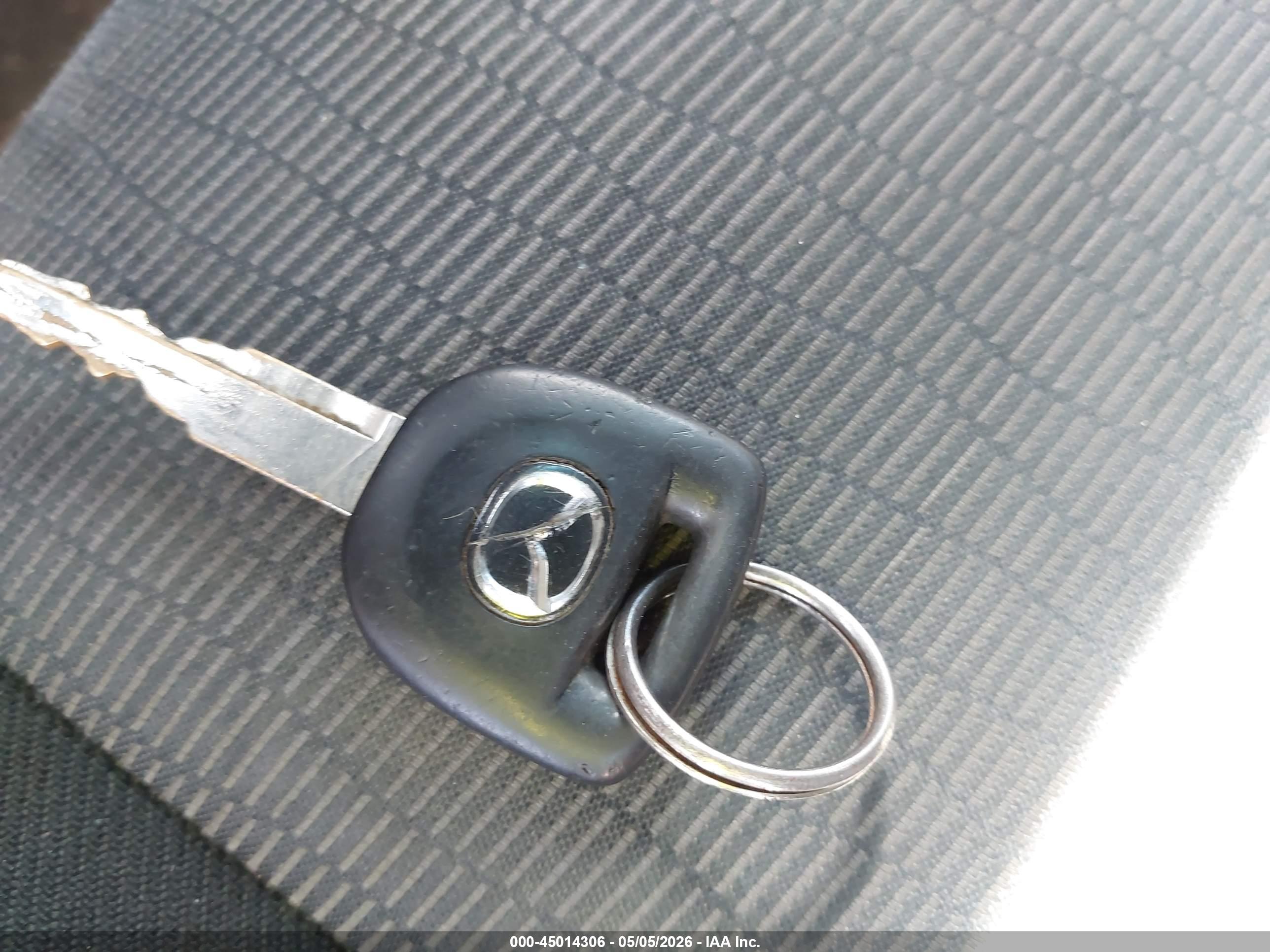 MAZDA MAZDA3 image 11