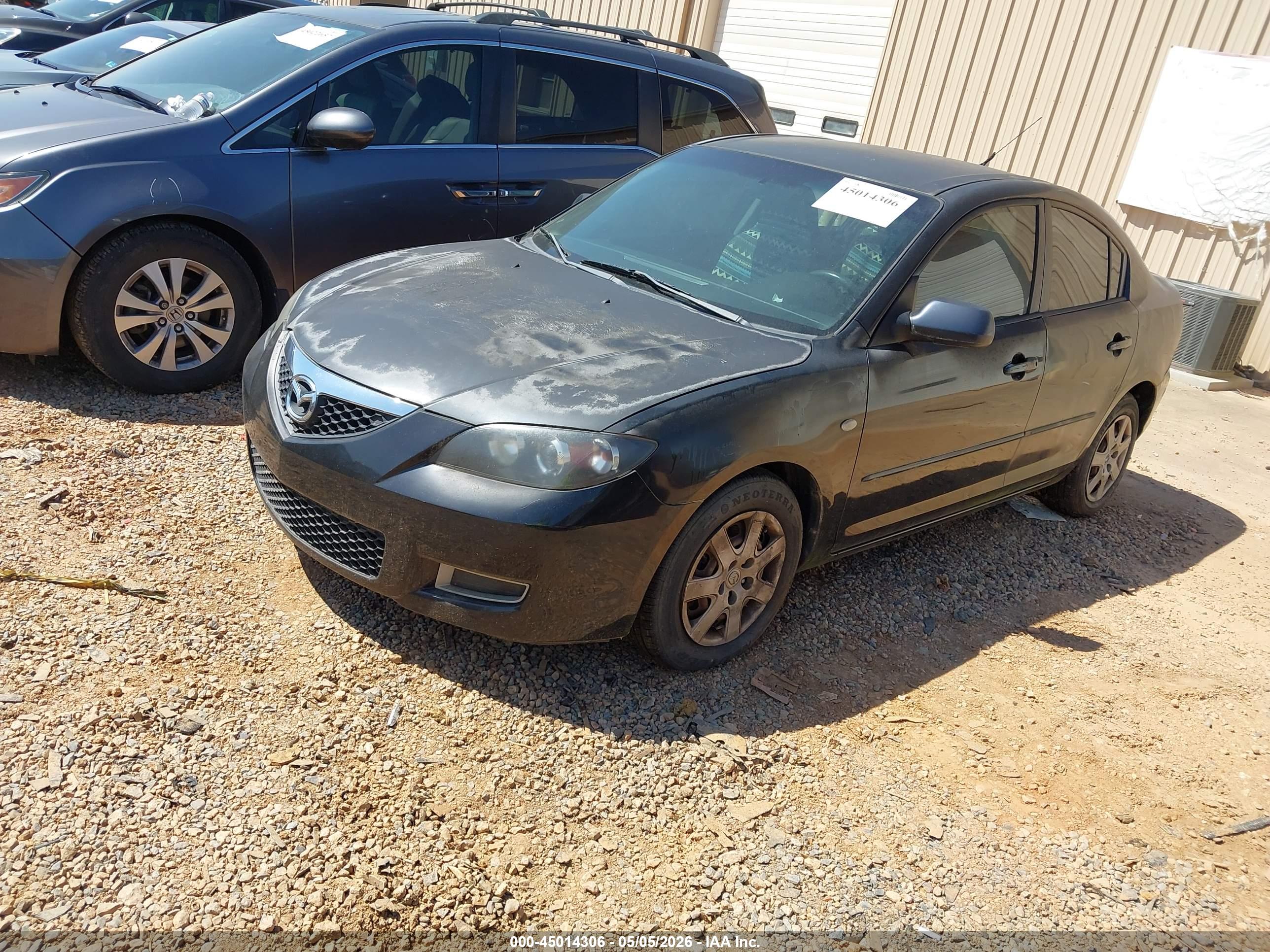 MAZDA MAZDA3 image 2