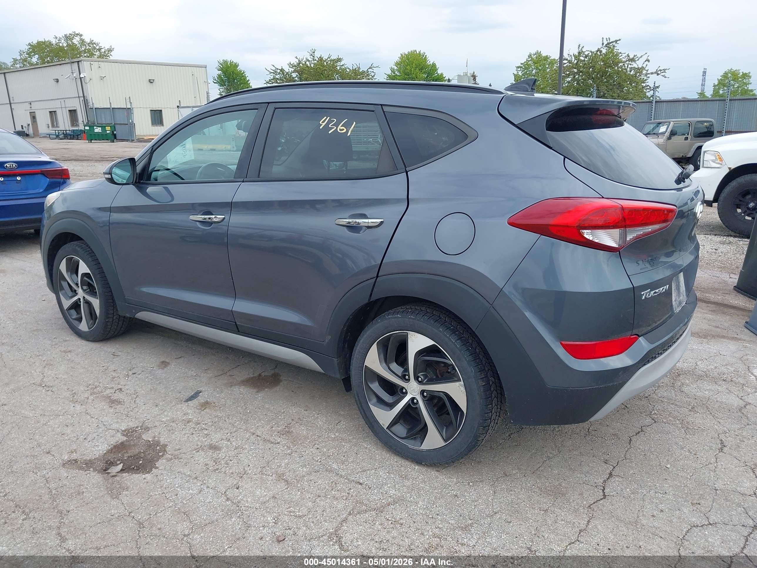 HYUNDAI TUCSON image 3